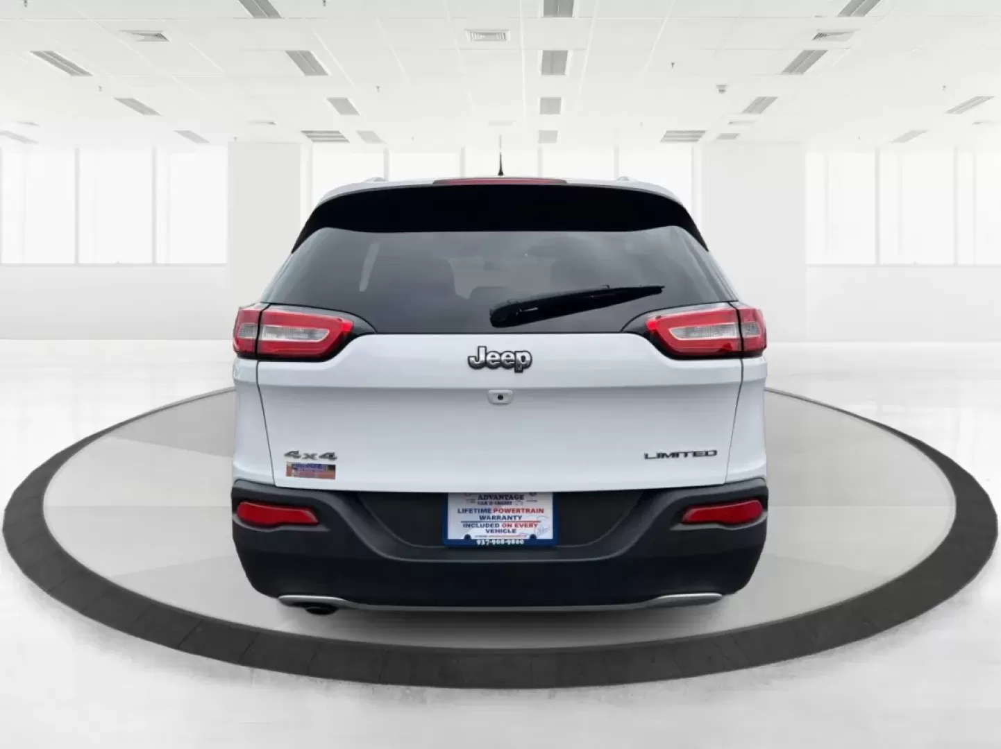 2016 Jeep Cherokee Limited (1C4PJMDB4GW) with an Other engine, located at 401 Woodman Dr, Riverside, OH, 45431, (937) 908-9800, 39.760899, -84.123421 - **Explore Adventure with the 2016 Jeep Cherokee Limited Your Ultimate Crossover Companion!**<br /> <br /> Are you ready to elevate your lifestyle with a vehicle that adapts to your needs? The 2016 Jeep Cherokee Limited is the perfect blend of comfort, style, and versatility, making it an ideal choi - Photo#3