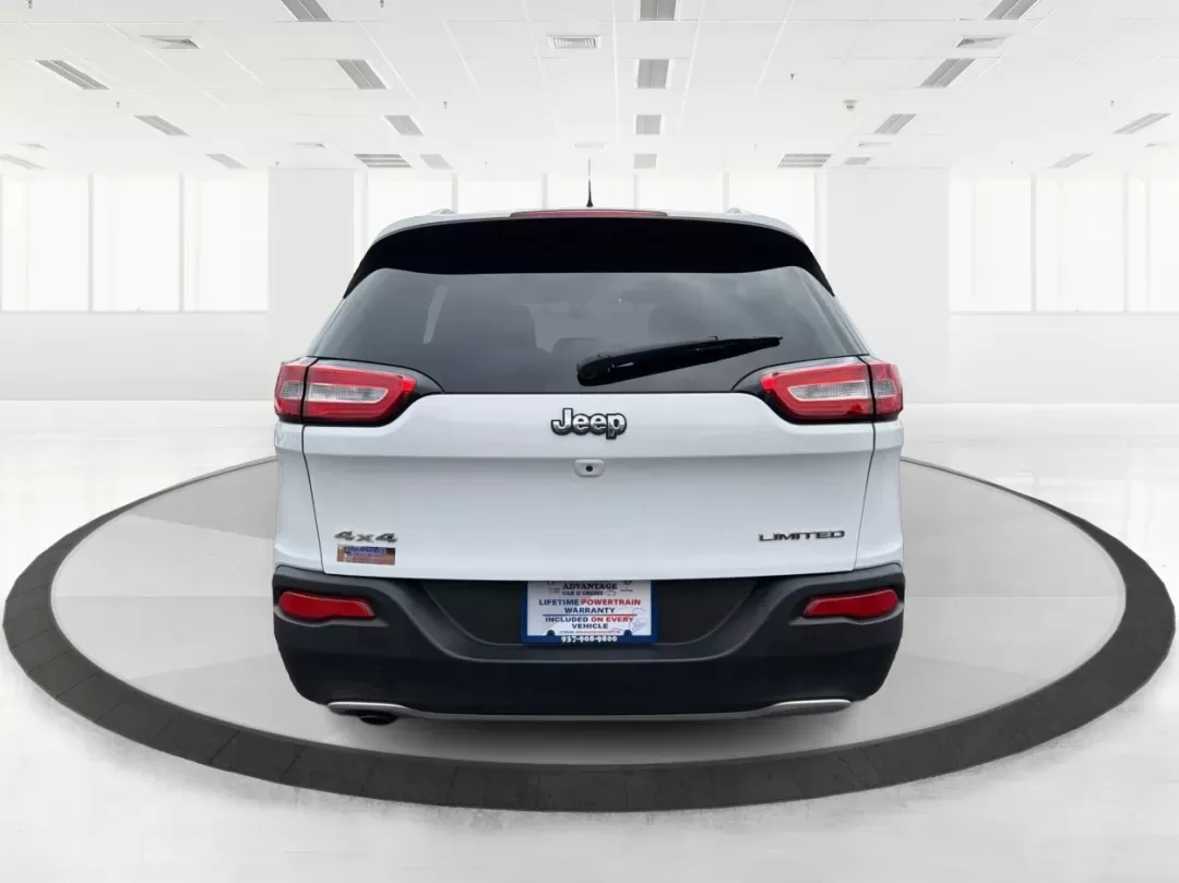 2016 Jeep Cherokee Limited (1C4PJMDB4GW) with an Other engine, located at 401 Woodman Dr, Riverside, OH, 45431, (937) 908-9800, 39.760899, -84.123421 - **Explore Adventure with the 2016 Jeep Cherokee Limited Your Ultimate Crossover Companion!**<br /> <br /> Are you ready to elevate your lifestyle with a vehicle that adapts to your needs? The 2016 Jeep Cherokee Limited is the perfect blend of comfort, style, and versatility, making it an ideal choi - Photo#3