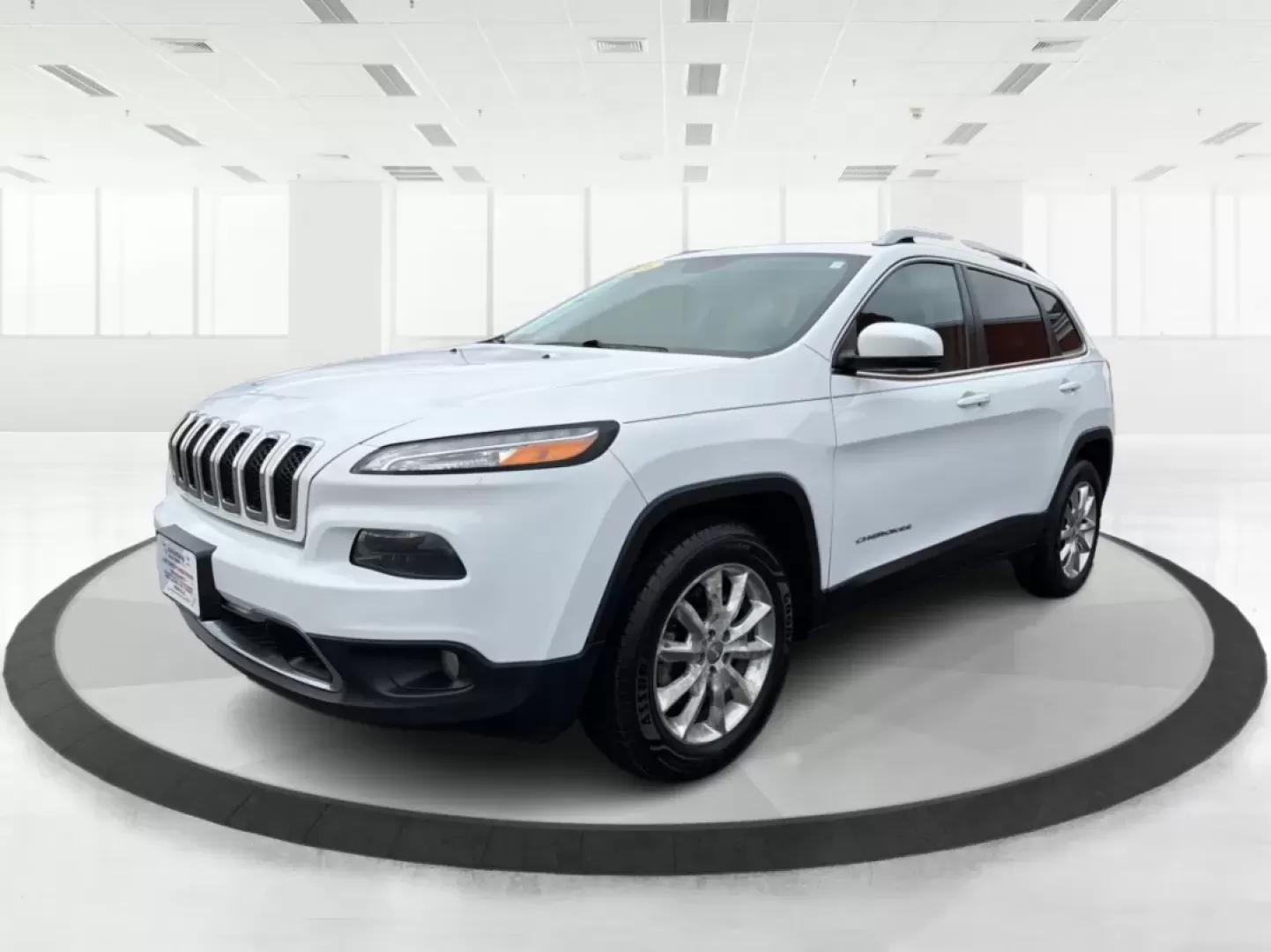 2016 Jeep Cherokee Limited (1C4PJMDB4GW) with an Other engine, located at 401 Woodman Dr, Riverside, OH, 45431, (937) 908-9800, 39.760899, -84.123421 - **Explore Adventure with the 2016 Jeep Cherokee Limited Your Ultimate Crossover Companion!**<br /> <br /> Are you ready to elevate your lifestyle with a vehicle that adapts to your needs? The 2016 Jeep Cherokee Limited is the perfect blend of comfort, style, and versatility, making it an ideal choi - Photo#8