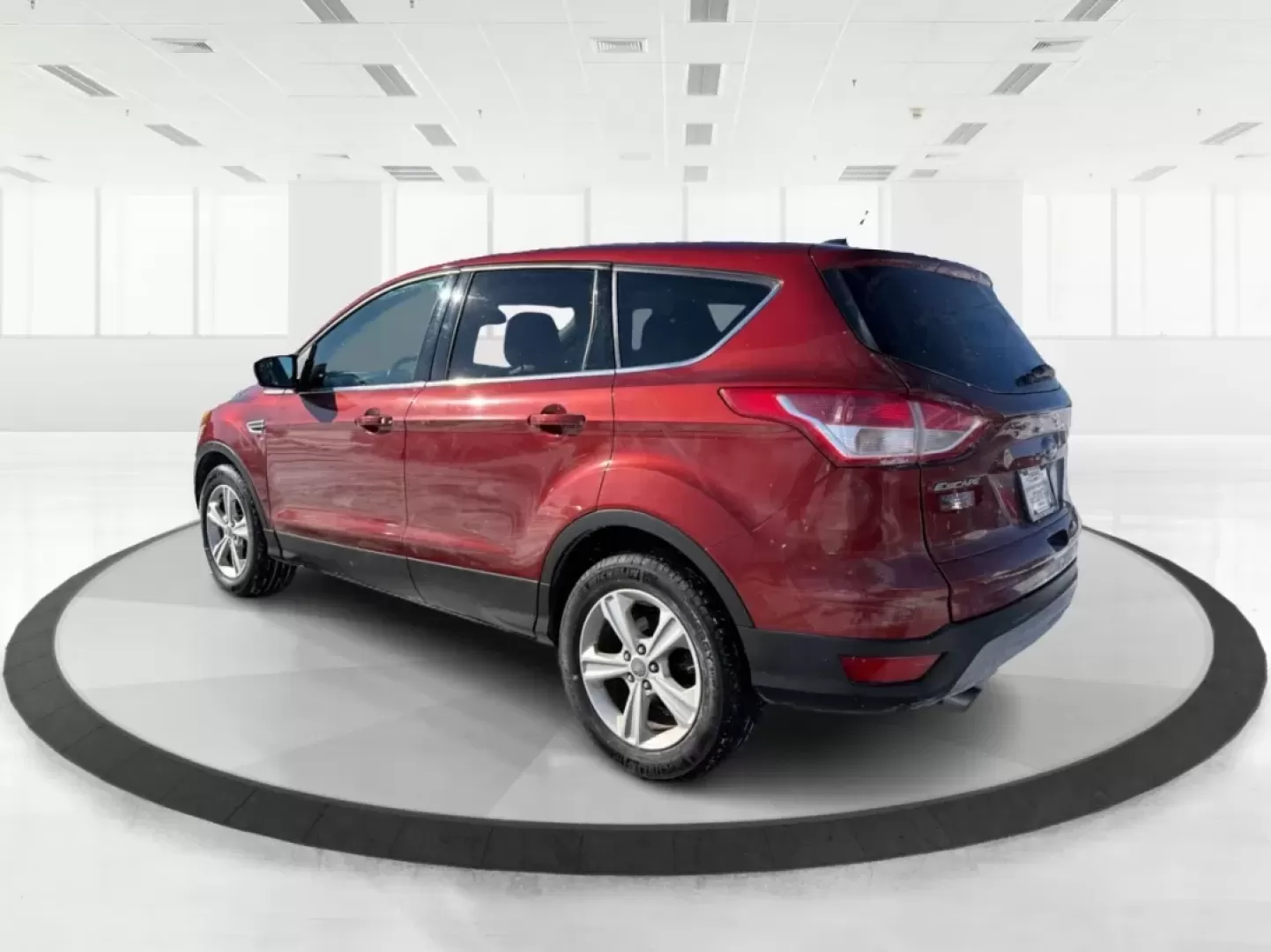 2016 Ford Escape SE (1FMCU0G79GU) with an Other engine, located at 1230 East Main St, Xenia, OH, 45385, (937) 908-9800, 39.688026, -83.910172 - **Adventure Awaits with the 2016 Ford Escape SE Your Perfect Companion for Life on the Go!**<br /> <br /> Are you ready to elevate your driving experience? The 2016 Ford Escape SE is not just a vehicle; it's a lifestyle upgrade designed for those who crave versatility and comfort. Whether you're a - Photo#4