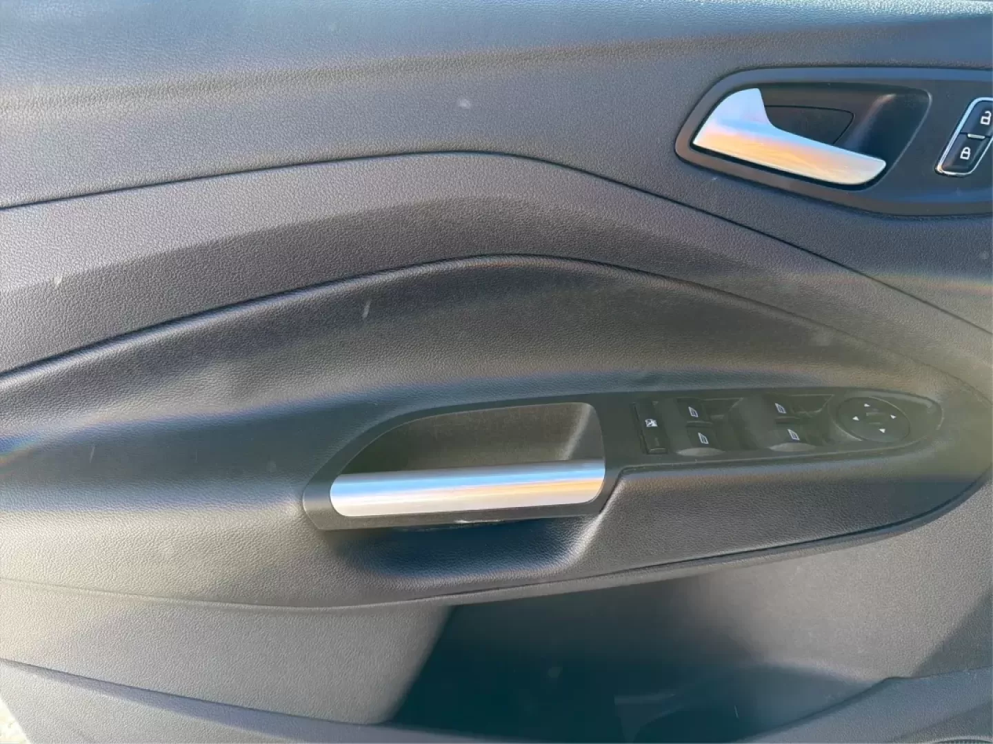 2016 Ford Escape SE (1FMCU0G79GU) with an Other engine, located at 1230 East Main St, Xenia, OH, 45385, (937) 908-9800, 39.688026, -83.910172 - **Adventure Awaits with the 2016 Ford Escape SE Your Perfect Companion for Life on the Go!**<br /> <br /> Are you ready to elevate your driving experience? The 2016 Ford Escape SE is not just a vehicle; it's a lifestyle upgrade designed for those who crave versatility and comfort. Whether you're a - Photo#19