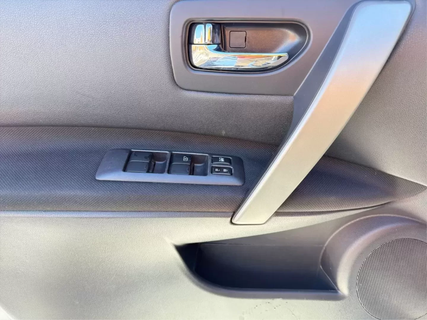 2012 Nissan Rogue SV (JN8AS5MT4CW) with an 2.5L I-4 DOHC engine, Continuously Variable Transmission transmission, located at 1184 Kauffman Ave, Fairborn, OH, 45324, (937) 908-9800, 39.807072, -84.030914 - **Explore New Horizons with the 2012 Nissan Rogue SV Your Ideal Family SUV!**<br /> <br /> Imagine embarking on a road trip filled with laughter and memories or navigating through the daily hustle and bustle with ease. The 2012 Nissan Rogue SV at Advantage Car and Credit in Fairborn, OH, is the per - Photo#18