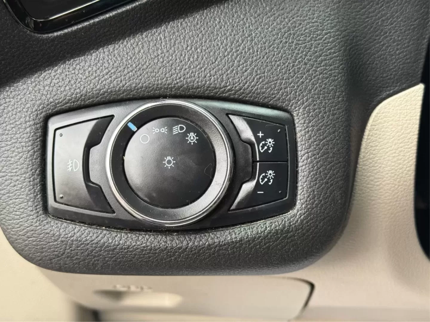 2015 Ford Escape Titanium (1FMCU0J92FU) with an 2.0L L4 DOHC 16V engine, 6-Speed Automatic transmission, located at 880 E. National Road, Vandalia, OH, 45377, (937) 908-9800, 39.891918, -84.183594 - **Adventure Awaits with the 2015 Ford Escape Titanium Your Ideal SUV for Every Journey!**<br /> <br /> Are you looking for the perfect vehicle to accommodate family outings, weekend adventures, or long commutes? The 2015 Ford Escape Titanium, available now at Advantage Car and Credit in Vandalia, O - Photo#17