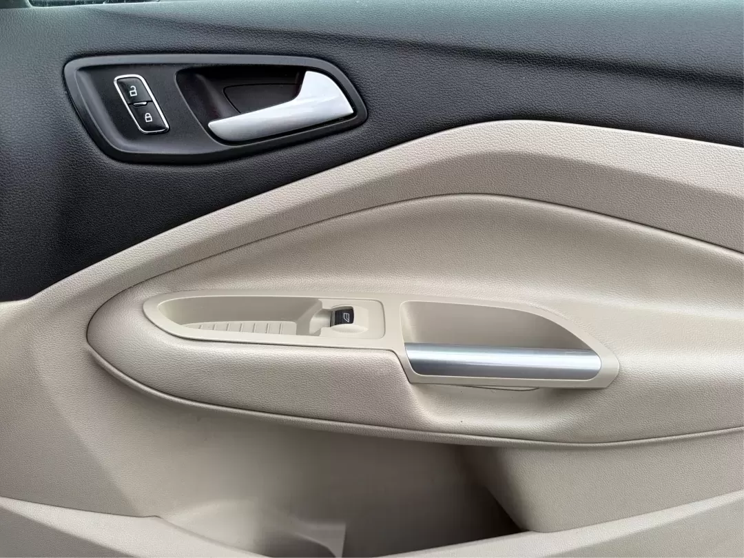 2015 Ford Escape Titanium (1FMCU0J92FU) with an Other engine, located at 880 E. National Road, Vandalia, OH, 45377, (937) 908-9800, 39.891918, -84.183594 - **Adventure Awaits with the 2015 Ford Escape Titanium Your Ideal SUV for Every Journey!**<br /> <br /> Are you looking for the perfect vehicle to accommodate family outings, weekend adventures, or long commutes? The 2015 Ford Escape Titanium, available now at Advantage Car and Credit in Vandalia, O - Photo#20