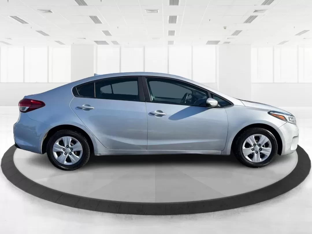 2018 Kia Forte LX (3KPFK4A72JE) with an 2L I-4 DOHC engine, located at 1230 East Main St, Xenia, OH, 45385, (937) 908-9800, 39.688026, -83.910172 - ### Drive into Adventure with the 2018 Kia Forte LX at Advantage Car and Credit - Xenia!<br /> <br /> Are you ready to elevate your daily commute or weekend getaway? The 2018 Kia Forte LX, available now at Advantage Car and Credit in Xenia, OH, is the perfect vehicle for both the budget-conscious bu - Photo#1