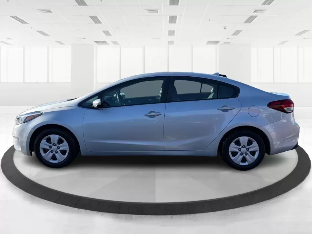 2018 Kia Forte LX (3KPFK4A72JE) with an 2L I-4 DOHC engine, located at 1230 East Main St, Xenia, OH, 45385, (937) 908-9800, 39.688026, -83.910172 - ### Drive into Adventure with the 2018 Kia Forte LX at Advantage Car and Credit - Xenia!<br /> <br /> Are you ready to elevate your daily commute or weekend getaway? The 2018 Kia Forte LX, available now at Advantage Car and Credit in Xenia, OH, is the perfect vehicle for both the budget-conscious bu - Photo#5