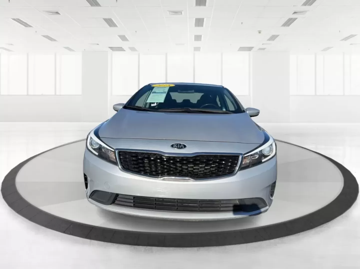 2018 Kia Forte LX (3KPFK4A72JE) with an 2L I-4 DOHC engine, 6M transmission, located at 1230 East Main St, Xenia, OH, 45385, (937) 908-9800, 39.688026, -83.910172 - ### Drive into Adventure with the 2018 Kia Forte LX at Advantage Car and Credit - Xenia!<br /> <br /> Are you ready to elevate your daily commute or weekend getaway? The 2018 Kia Forte LX, available now at Advantage Car and Credit in Xenia, OH, is the perfect vehicle for both the budget-conscious bu - Photo#7