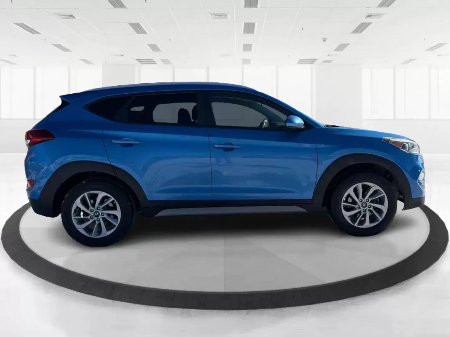 2018 Hyundai Tucson SEL (KM8J3CA43JU) with an Nu 2L I-4 gasoline direct injection engine, located at 8750 N County Rd 25A, Piqua, OH, 45356, (937) 908-9800, 40.164391, -84.232513 - Are you ready to elevate your adventures? Whether you're a growing family in need of a reliable SUV or a commuter looking for comfort on long drives, this 2018 Hyundai Tucson SEL is your ticket to a life filled with experiences. Discover the perfect blend of performance, safety, and technology at Ad - Photo#1