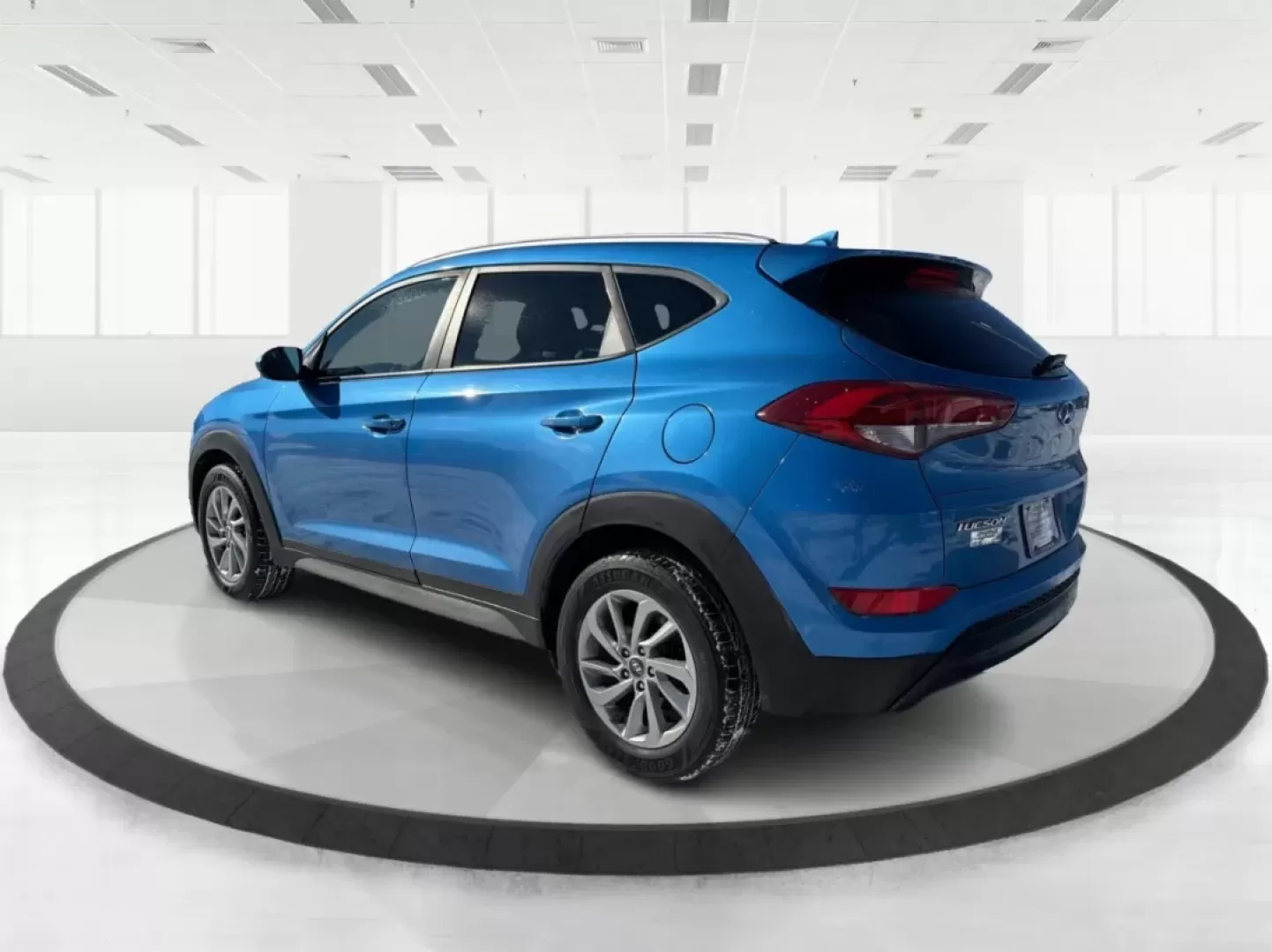 2018 Hyundai Tucson SEL (KM8J3CA43JU) with an Nu 2L I-4 gasoline direct injection engine, located at 8750 N County Rd 25A, Piqua, OH, 45356, (937) 908-9800, 40.164391, -84.232513 - Are you ready to elevate your adventures? Whether you're a growing family in need of a reliable SUV or a commuter looking for comfort on long drives, this 2018 Hyundai Tucson SEL is your ticket to a life filled with experiences. Discover the perfect blend of performance, safety, and technology at Ad - Photo#4