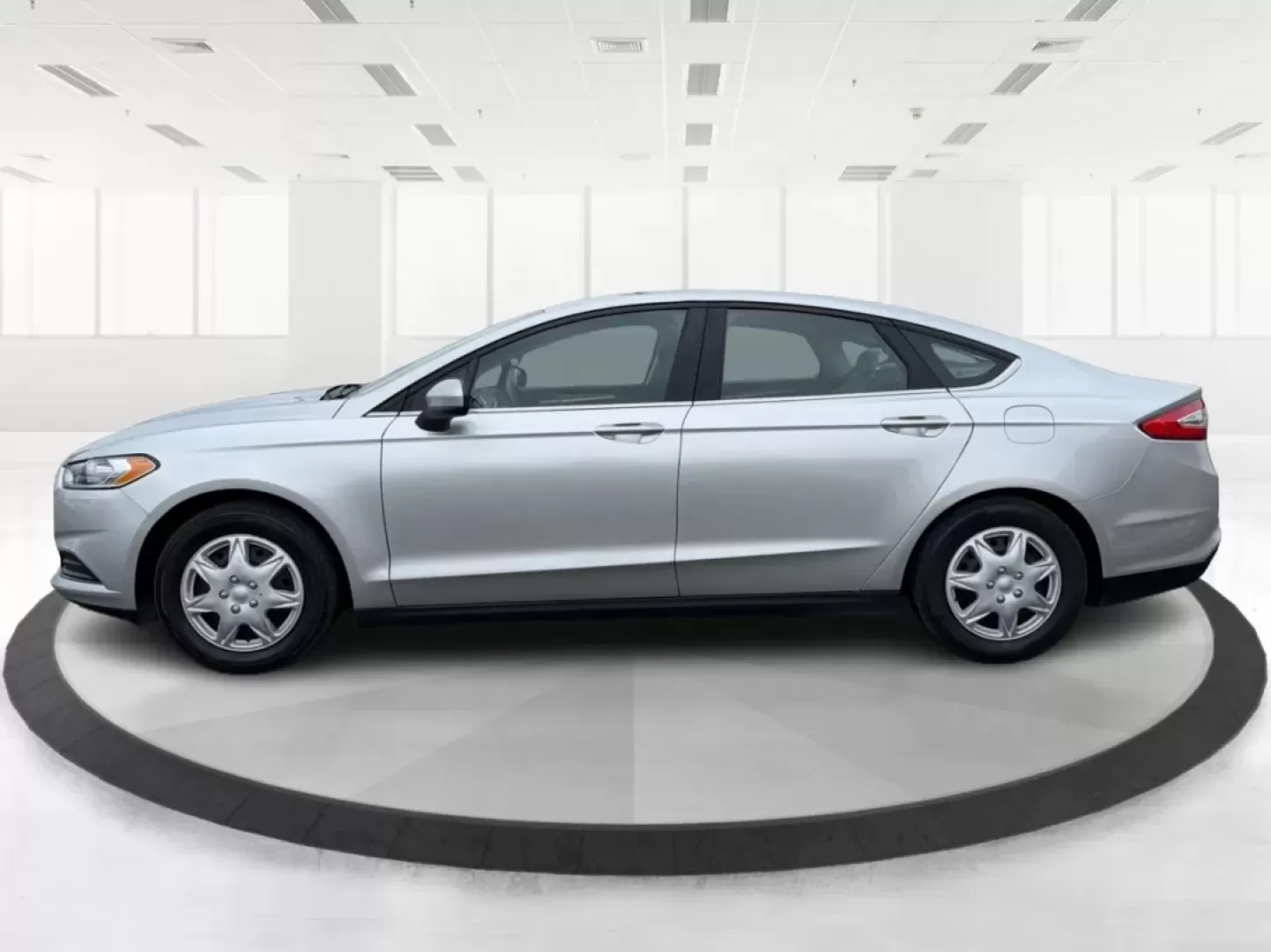 2014 Ford Fusion S (3FA6P0G70ER) with an 2.5L L4 DOHC 16V engine, Automatic transmission, located at 1951 S Dayton Lakeview Rd., New Carlisle, OH, 45344, (937) 908-9800, 39.890999, -84.050255 - **Discover a New Level of Comfort and Style with the 2014 Ford Fusion at Advantage Car and Credit!**<br /> <br /> Are you on the hunt for a reliable sedan that perfectly balances style, efficiency, and comfort? Look no further than the 2014 Ford Fusion, available now at Advantage Car and Credit in N - Photo#5