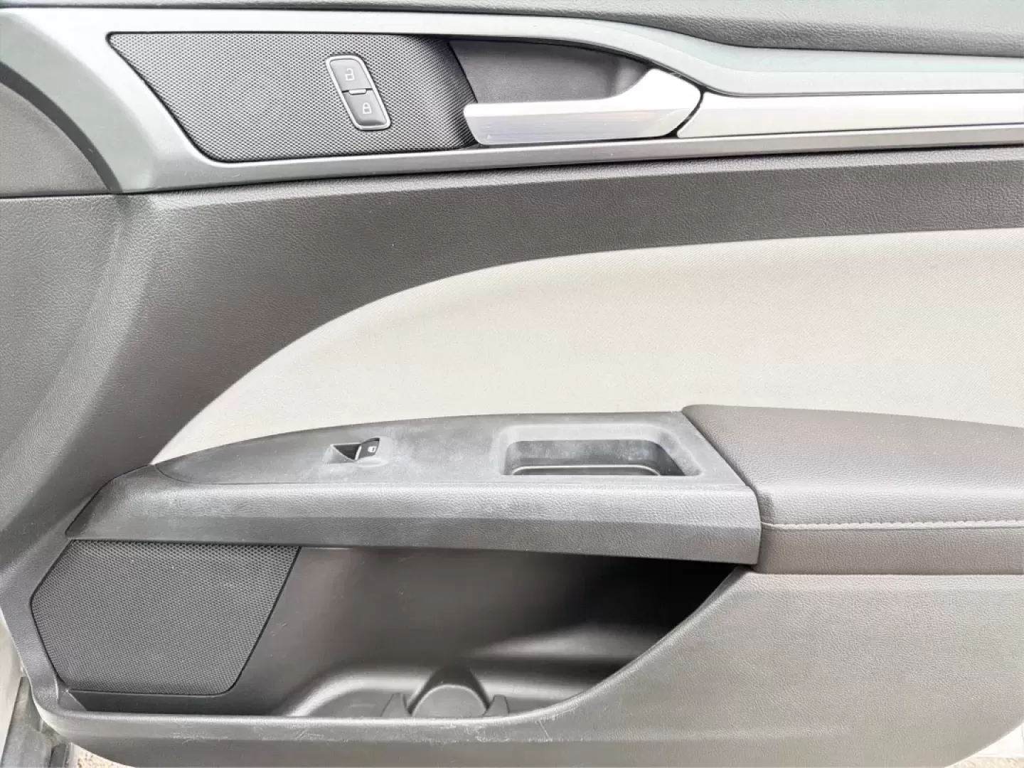 2014 Ford Fusion S (3FA6P0G70ER) with an 2.5L L4 DOHC 16V engine, Automatic transmission, located at 1951 S Dayton Lakeview Rd., New Carlisle, OH, 45344, (937) 908-9800, 39.890999, -84.050255 - **Discover a New Level of Comfort and Style with the 2014 Ford Fusion at Advantage Car and Credit!**<br /> <br /> Are you on the hunt for a reliable sedan that perfectly balances style, efficiency, and comfort? Look no further than the 2014 Ford Fusion, available now at Advantage Car and Credit in N - Photo#19