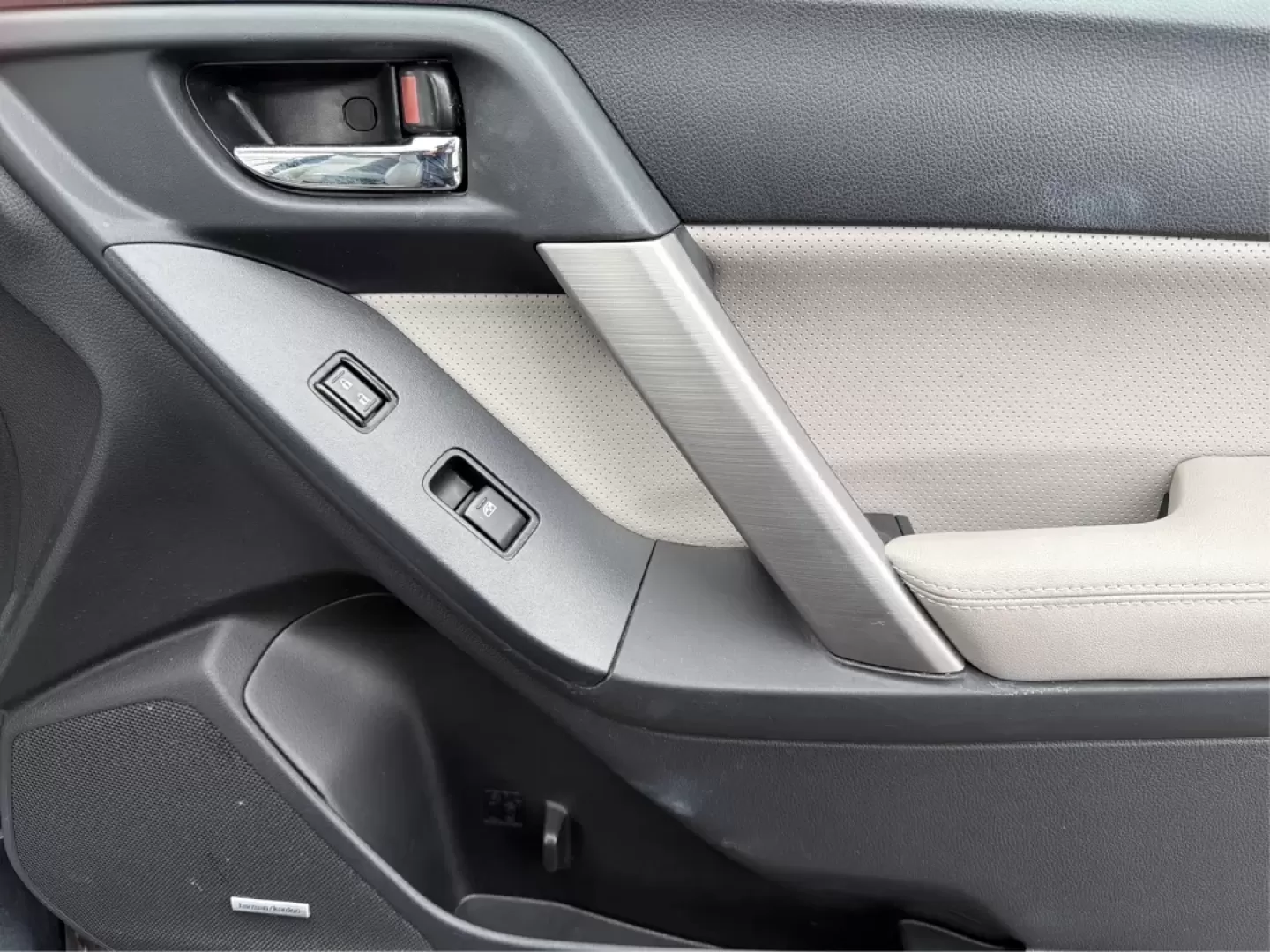 2015 Subaru Forester 2.5i Limited (JF2SJAKC0FH) with an 2.5L H-4 DOHC engine, 6-Speed Automatic transmission, located at 1184 Kauffman Ave, Fairborn, OH, 45324, (937) 908-9800, 39.807072, -84.030914 - Unleash your adventures with the 2015 Subaru Forester 2.5i Limited, a versatile SUV perfect for budget-conscious buyers seeking style, comfort, and capability. Whether you're planning weekend getaways in nearby Yellow Springs or commuting through Fairborn's bustling streets, this vehicle is designed - Photo#19