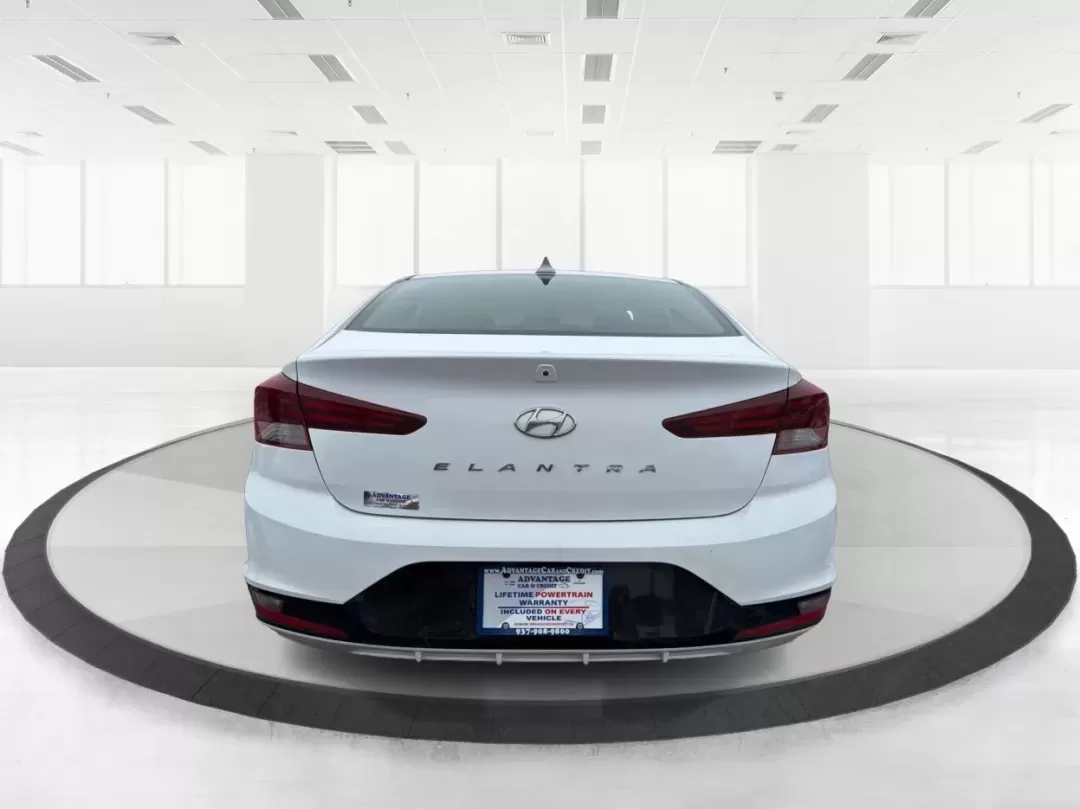 2020 Hyundai Elantra SEL (5NPD84LF8LH) with an Nu 2L I-4 DOHC engine, located at 880 E. National Road, Vandalia, OH, 45377, (937) 908-9800, 39.891918, -84.183594 - Are you ready to elevate your everyday driving experience? Look no further than this stunning 2020 Hyundai Elantra SEL, the perfect sedan for commuters, growing families, or anyone seeking a stylish ride that won't break the bank. Whether you're navigating the bustling streets of Vandalia or embarki - Photo#3