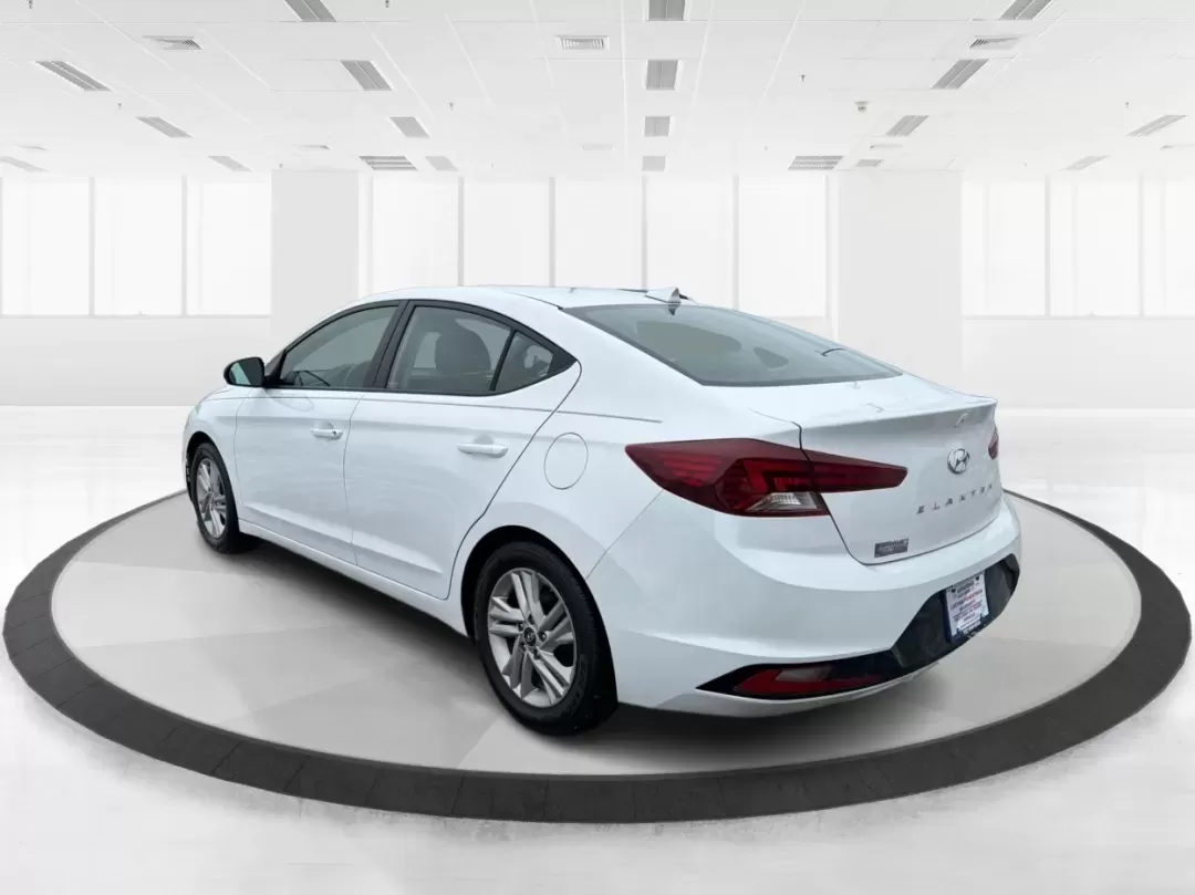 2020 Hyundai Elantra SEL (5NPD84LF8LH) with an Nu 2L I-4 DOHC engine, located at 880 E. National Road, Vandalia, OH, 45377, (937) 908-9800, 39.891918, -84.183594 - Are you ready to elevate your everyday driving experience? Look no further than this stunning 2020 Hyundai Elantra SEL, the perfect sedan for commuters, growing families, or anyone seeking a stylish ride that won't break the bank. Whether you're navigating the bustling streets of Vandalia or embarki - Photo#4