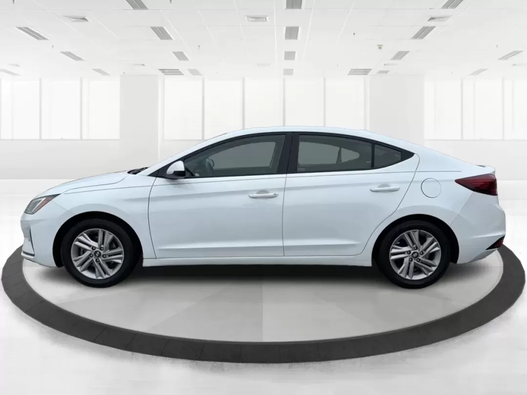 2020 Hyundai Elantra SEL (5NPD84LF8LH) with an Nu 2L I-4 DOHC engine, located at 880 E. National Road, Vandalia, OH, 45377, (937) 908-9800, 39.891918, -84.183594 - Are you ready to elevate your everyday driving experience? Look no further than this stunning 2020 Hyundai Elantra SEL, the perfect sedan for commuters, growing families, or anyone seeking a stylish ride that won't break the bank. Whether you're navigating the bustling streets of Vandalia or embarki - Photo#5