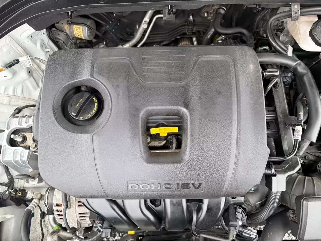 2020 Hyundai Elantra SEL (5NPD84LF8LH) with an Nu 2L I-4 DOHC engine, located at 880 E. National Road, Vandalia, OH, 45377, (937) 908-9800, 39.891918, -84.183594 - Are you ready to elevate your everyday driving experience? Look no further than this stunning 2020 Hyundai Elantra SEL, the perfect sedan for commuters, growing families, or anyone seeking a stylish ride that won't break the bank. Whether you're navigating the bustling streets of Vandalia or embarki - Photo#11