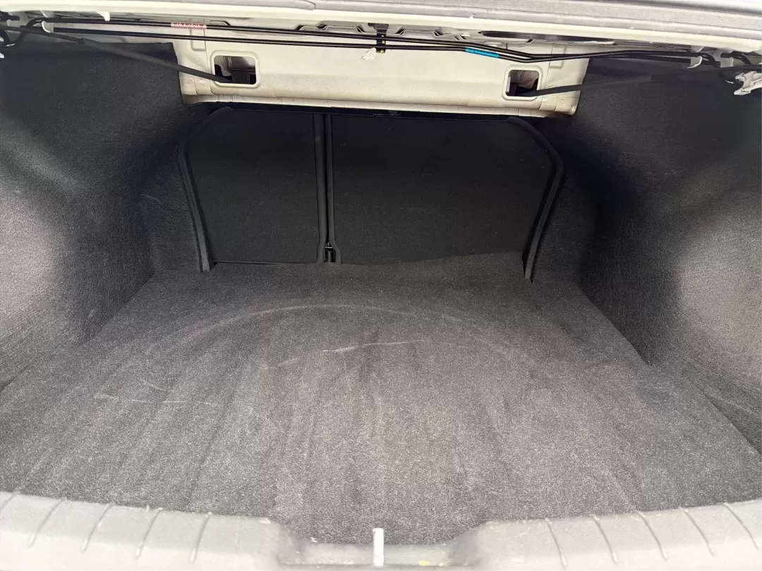 2020 Hyundai Elantra SEL (5NPD84LF8LH) with an Nu 2L I-4 DOHC engine, located at 880 E. National Road, Vandalia, OH, 45377, (937) 908-9800, 39.891918, -84.183594 - Are you ready to elevate your everyday driving experience? Look no further than this stunning 2020 Hyundai Elantra SEL, the perfect sedan for commuters, growing families, or anyone seeking a stylish ride that won't break the bank. Whether you're navigating the bustling streets of Vandalia or embarki - Photo#12