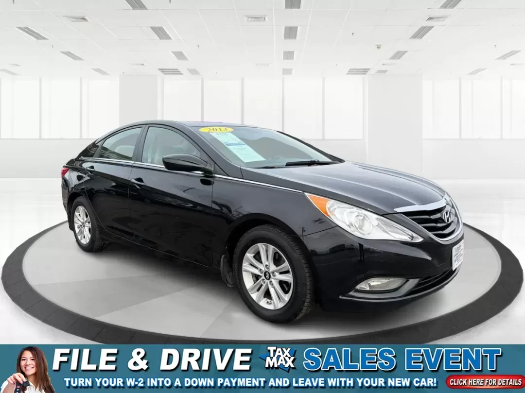 2013 Hyundai Sonata GLS (5NPEB4AC0DH) with an 2.4L I-4 gasoline direct injection engine, located at 1230 East Main St, Xenia, OH, 45385, (937) 908-9800, 39.688026, -83.910172 - **Discover the Perfect Family Sedan: 2013 Hyundai Sonata GLS at Advantage Car and Credit in Xenia, OH!**<br /> <br /> Are you in the market for a reliable and stylish vehicle that accommodates your growing family's needs? Look no further than the sleek 2013 Hyundai Sonata GLS, available now at Advan - Photo#0