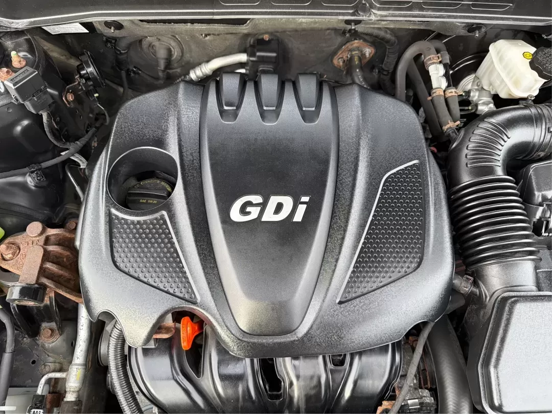 2013 Hyundai Sonata GLS (5NPEB4AC0DH) with an 2.4L I-4 gasoline direct injection engine, located at 1230 East Main St, Xenia, OH, 45385, (937) 908-9800, 39.688026, -83.910172 - **Discover the Perfect Family Sedan: 2013 Hyundai Sonata GLS at Advantage Car and Credit in Xenia, OH!**<br /> <br /> Are you in the market for a reliable and stylish vehicle that accommodates your growing family's needs? Look no further than the sleek 2013 Hyundai Sonata GLS, available now at Advan - Photo#11