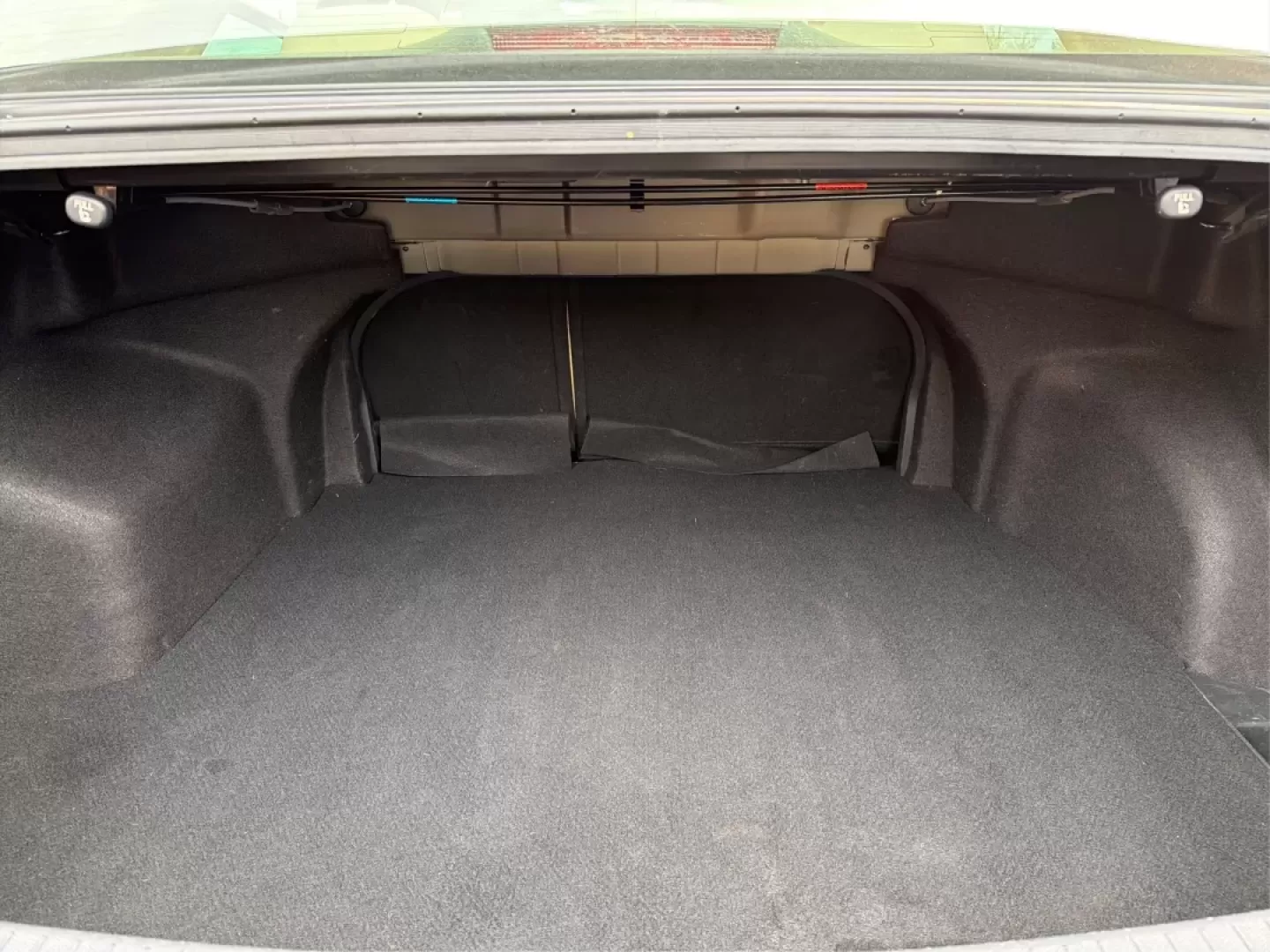 2013 Hyundai Sonata GLS (5NPEB4AC0DH) with an 2.4L I-4 gasoline direct injection engine, located at 1230 East Main St, Xenia, OH, 45385, (937) 908-9800, 39.688026, -83.910172 - **Discover the Perfect Family Sedan: 2013 Hyundai Sonata GLS at Advantage Car and Credit in Xenia, OH!**<br /> <br /> Are you in the market for a reliable and stylish vehicle that accommodates your growing family's needs? Look no further than the sleek 2013 Hyundai Sonata GLS, available now at Advan - Photo#12