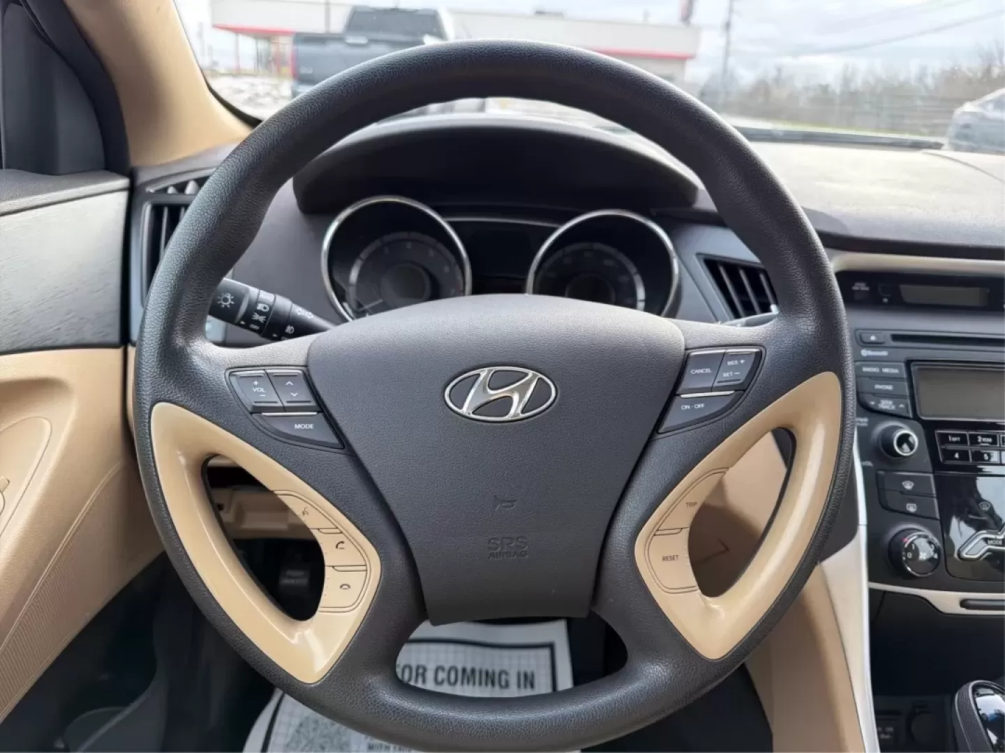 2013 Hyundai Sonata GLS (5NPEB4AC0DH) with an 2.4L I-4 gasoline direct injection engine, located at 1230 East Main St, Xenia, OH, 45385, (937) 908-9800, 39.688026, -83.910172 - **Discover the Perfect Family Sedan: 2013 Hyundai Sonata GLS at Advantage Car and Credit in Xenia, OH!**<br /> <br /> Are you in the market for a reliable and stylish vehicle that accommodates your growing family's needs? Look no further than the sleek 2013 Hyundai Sonata GLS, available now at Advan - Photo#16