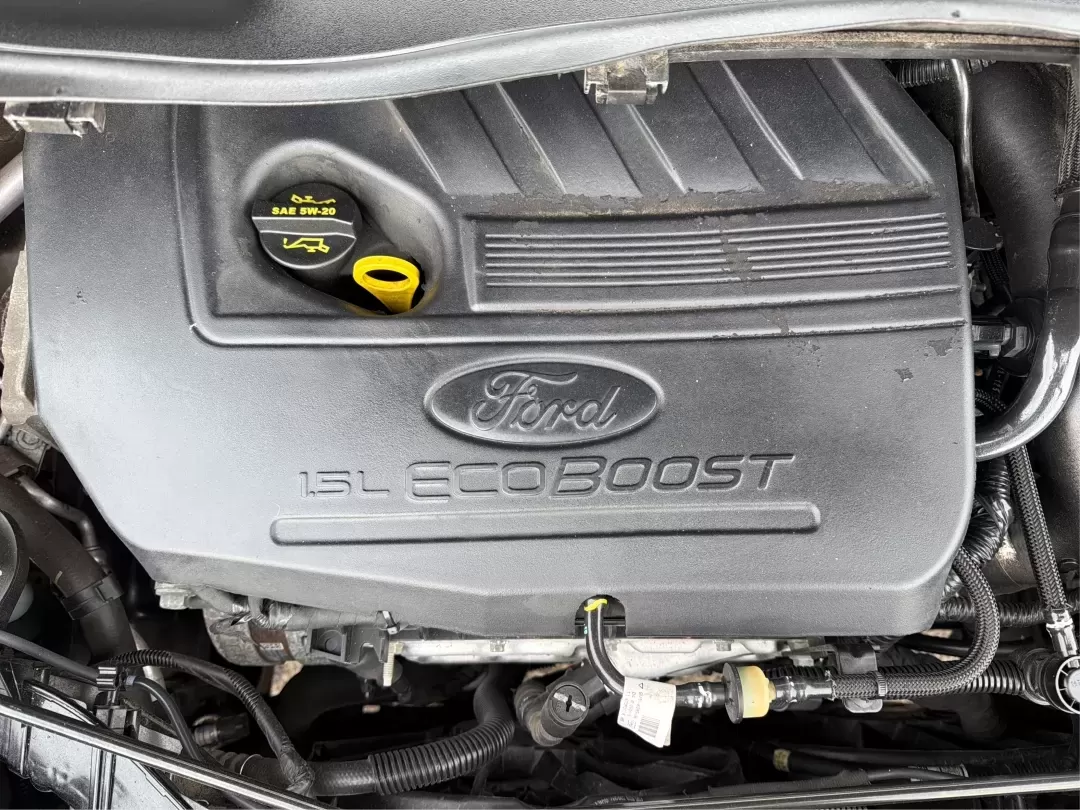 2017 Ford Escape SE (1FMCU9GD8HU) with an Other engine, located at 401 Woodman Dr, Riverside, OH, 45431, (937) 908-9800, 39.760899, -84.123421 - **Adventure Awaits: The 2017 Ford Escape SE at Advantage Car and Credit Riverside**<br /> <br /> Are you looking for a versatile SUV that can keep up with your active lifestyle? Whether you're navigating the bustling streets of Riverside, OH, or heading out for a weekend escape to the beautiful nea - Photo#11