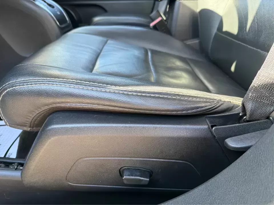 2016 Jeep Patriot High Altitude Edition (1C4NJRFB2GD) with an 2.4L I-4 DOHC engine, Automatic transmission, located at 4508 South Dixie Dr, Moraine, OH, 45439, (937) 908-9800, 39.689976, -84.218452 - **Adventure Awaits with the 2016 Jeep Patriot High Altitude Edition!**<br /> <br /> Are you ready to embrace the outdoors and transform your daily commute into an exciting journey? The 2016 Jeep Patriot High Altitude Edition is here at Advantage Car and Credit in Riverside, OH, where you can experie - Photo#17