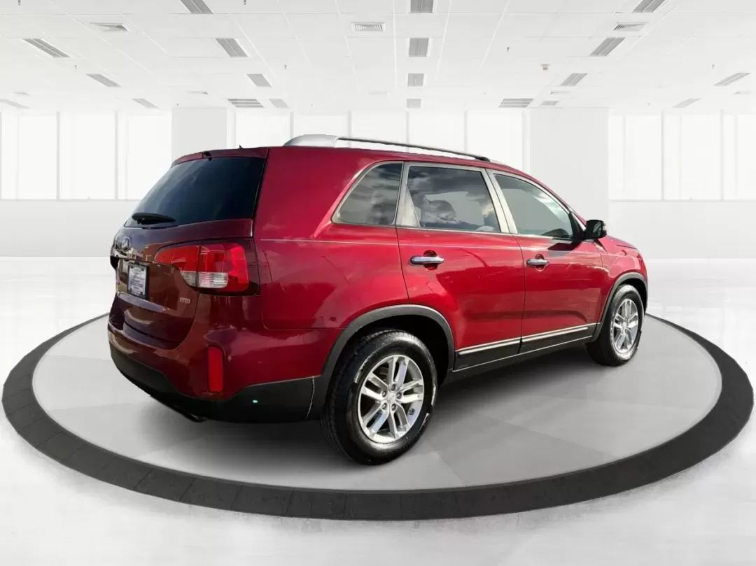 2015 Kia Sorento LX (5XYKT4A61FG) with an 2.4L I-4 gasoline direct injection engine, located at 401 Woodman Dr, Riverside, OH, 45431, (937) 908-9800, 39.760899, -84.123421 - **Experience Adventure with the 2015 Kia Sorento at Advantage Car and Credit - Riverside!**<br /> <br /> Are you ready to elevate your family's weekend getaways or daily commutes? Look no further than this stunning 2015 Kia Sorento LX, available at Advantage Car and Credit in Riverside, OH. This ver - Photo#2