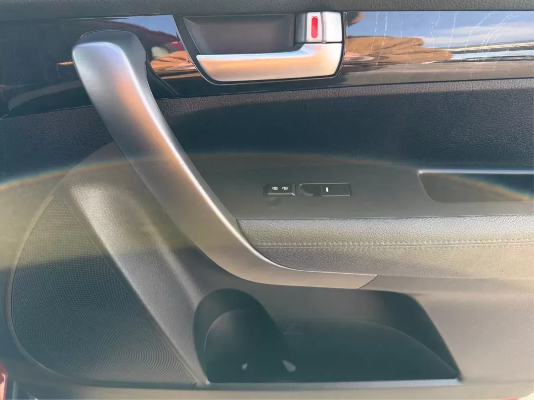 2015 Kia Sorento LX (5XYKT4A61FG) with an 2.4L I-4 gasoline direct injection engine, located at 401 Woodman Dr, Riverside, OH, 45431, (937) 908-9800, 39.760899, -84.123421 - **Experience Adventure with the 2015 Kia Sorento at Advantage Car and Credit - Riverside!**<br /> <br /> Are you ready to elevate your family's weekend getaways or daily commutes? Look no further than this stunning 2015 Kia Sorento LX, available at Advantage Car and Credit in Riverside, OH. This ver - Photo#18