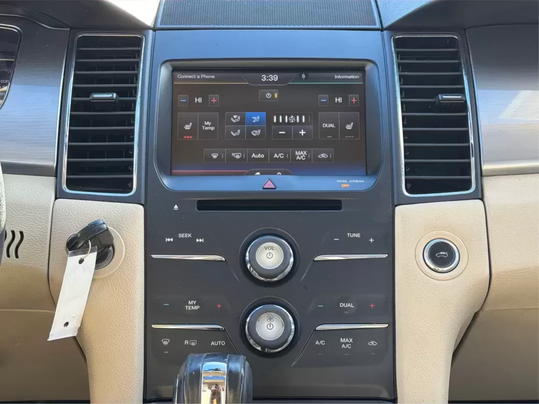 2014 Ford Taurus SEL (1FAHP2E85EG) with an EcoBoost 2L I-4 gasoline direct injection engine, located at 1230 East Main St, Xenia, OH, 45385, (937) 908-9800, 39.688026, -83.910172 - **Experience the Road Like Never Before in Your 2014 Ford Taurus SEL! Perfect for Commuters and Families Alike!**<br /> <br /> Are you ready to elevate your driving experience? The 2014 Ford Taurus SEL is not just a sedan; it's a lifestyle upgrade. Ideal for daily commuters, growing families, or any - Photo#13