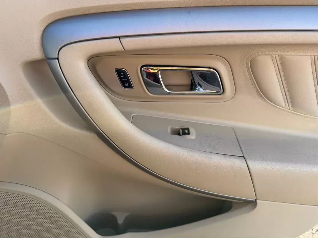 2014 Ford Taurus SEL (1FAHP2E85EG) with an EcoBoost 2L I-4 gasoline direct injection engine, located at 1230 East Main St, Xenia, OH, 45385, (937) 908-9800, 39.688026, -83.910172 - **Experience the Road Like Never Before in Your 2014 Ford Taurus SEL! Perfect for Commuters and Families Alike!**<br /> <br /> Are you ready to elevate your driving experience? The 2014 Ford Taurus SEL is not just a sedan; it's a lifestyle upgrade. Ideal for daily commuters, growing families, or any - Photo#20