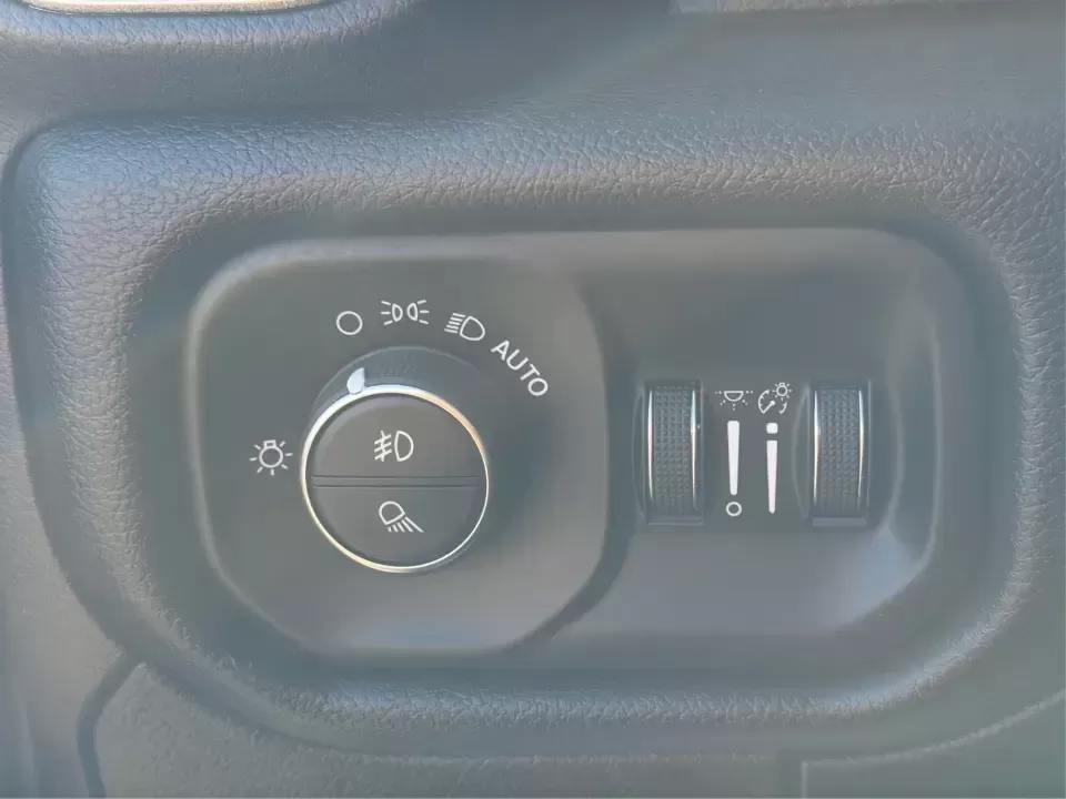 2019 Ram 1500 Big Horn/Lone Star Crew Cab 4x4 5'7 Box (1C6SRFFT2KN) with an 5.7L V8 OHV 16V engine, 8A transmission, located at 1951 S Dayton Lakeview Rd., New Carlisle, OH, 45344, (937) 908-9800, 39.890999, -84.050255 - **Experience the Ultimate Adventure with the 2019 Ram 1500 Big Horn/Lone Star Crew Cab 4x4!**<br /> <br /> If you're searching for a truck that seamlessly blends rugged capability with everyday practicality, look no further than the 2019 Ram 1500 Big Horn/Lone Star Crew Cab 4x4, available now at Adv - Photo#16