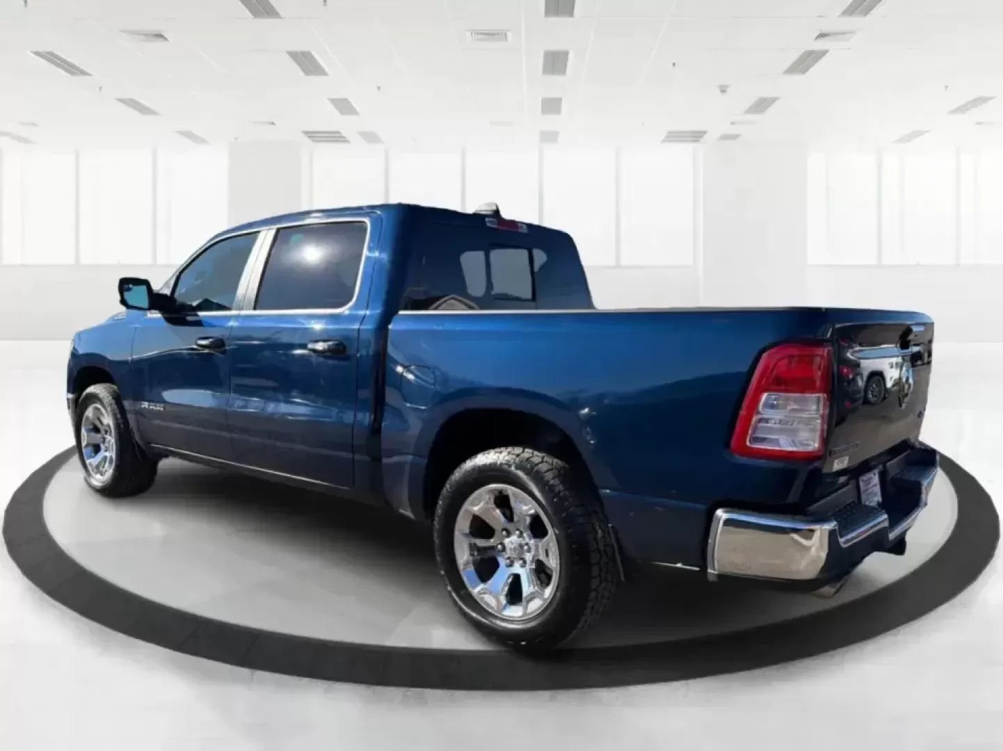 2019 Ram 1500 Big Horn/Lone Star Crew Cab 4x4 5'7 Box (1C6SRFFT2KN) with an 5.7L V8 OHV 16V engine, 8A transmission, located at 880 E. National Road, Vandalia, OH, 45377, (937) 908-9800, 39.891918, -84.183594 - **Experience the Ultimate Adventure with the 2019 Ram 1500 Big Horn/Lone Star Crew Cab 4x4!**<br /> <br /> If you're searching for a truck that seamlessly blends rugged capability with everyday practicality, look no further than the 2019 Ram 1500 Big Horn/Lone Star Crew Cab 4x4, available now at Adv - Photo#4