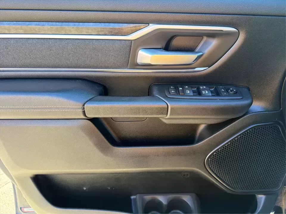 2019 Ram 1500 Big Horn/Lone Star Crew Cab 4x4 5'7 Box (1C6SRFFT2KN) with an 5.7L V8 OHV 16V engine, 8A transmission, located at 880 E. National Road, Vandalia, OH, 45377, (937) 908-9800, 39.891918, -84.183594 - **Experience the Ultimate Adventure with the 2019 Ram 1500 Big Horn/Lone Star Crew Cab 4x4!**<br /> <br /> If you're searching for a truck that seamlessly blends rugged capability with everyday practicality, look no further than the 2019 Ram 1500 Big Horn/Lone Star Crew Cab 4x4, available now at Adv - Photo#18