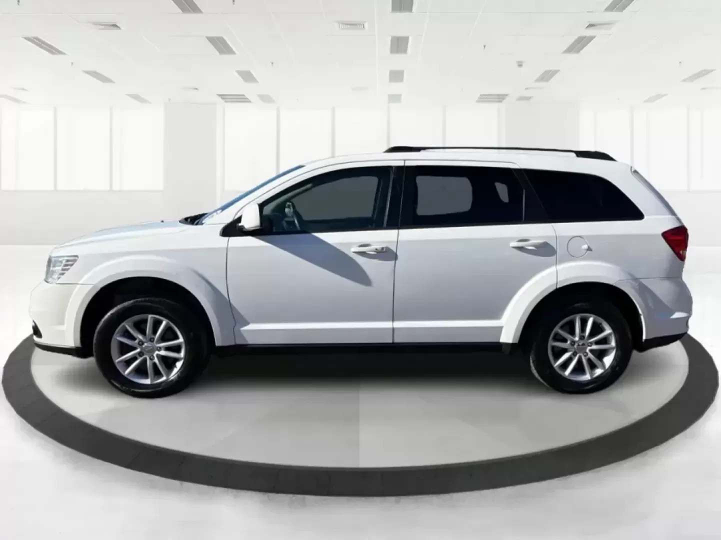 2016 Dodge Journey SXT (3C4PDCBG8GT) with an 3.6L V6 DOHC 24V engine, 4A transmission, located at 401 Woodman Dr, Riverside, OH, 45431, (937) 908-9800, 39.760899, -84.123421 - **Unleash Your Adventurous Spirit with the 2016 Dodge Journey SXT A Perfect SUV for Family Escapades!**<br /> <br /> Are you a growing family looking for the ideal vehicle to accommodate your lifestyle? Or perhaps you need a reliable SUV that excels in both daily commutes and weekend adventures? Lo - Photo#5