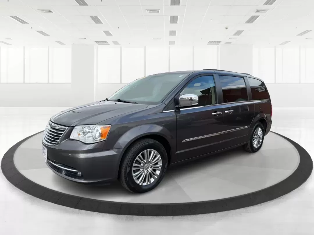 2016 Chrysler Town and Country Touring-L Anniversary Edition (2C4RC1CG8GR) with an Pentastar 3.6L V-6 DOHC engine, 6A transmission, located at 401 Woodman Dr, Riverside, OH, 45431, (937) 908-9800, 39.760899, -84.123421 - Experience the ultimate in family-friendly transportation with the 2016 Chrysler Town and Country, available now at Advantage Car and Credit in Riverside, OH! This exceptional passenger van is perfect for those seeking both versatility and comfort, making it an ideal choice for growing families, w - Photo#8