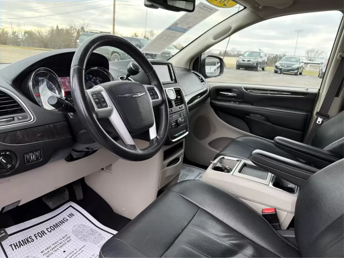 2016 Chrysler Town and Country Touring-L Anniversary Edition (2C4RC1CG8GR) with an Pentastar 3.6L V-6 DOHC engine, 6A transmission, located at 401 Woodman Dr, Riverside, OH, 45431, (937) 908-9800, 39.760899, -84.123421 - Experience the ultimate in family-friendly transportation with the 2016 Chrysler Town and Country, available now at Advantage Car and Credit in Riverside, OH! This exceptional passenger van is perfect for those seeking both versatility and comfort, making it an ideal choice for growing families, w - Photo#9