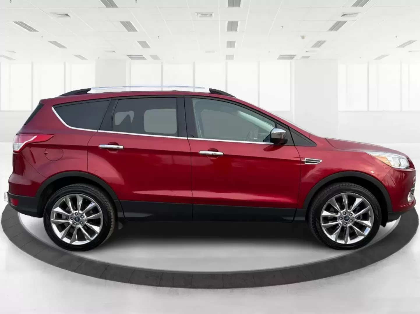 2015 Ford Escape SE (1FMCU0G93FU) with an 2.0L L4 DOHC 16V engine, 6-Speed Automatic transmission, located at 4508 South Dixie Dr, Moraine, OH, 45439, (937) 908-9800, 39.689976, -84.218452 - Are you looking for a vehicle that perfectly balances style, comfort, and functionality for your next family road trip or daily commute? Look no further than this stunning 2015 Ford Escape SE, available now at Advantage Car and Credit in Moraine, OH! This versatile SUV is designed to meet the demand - Photo#1