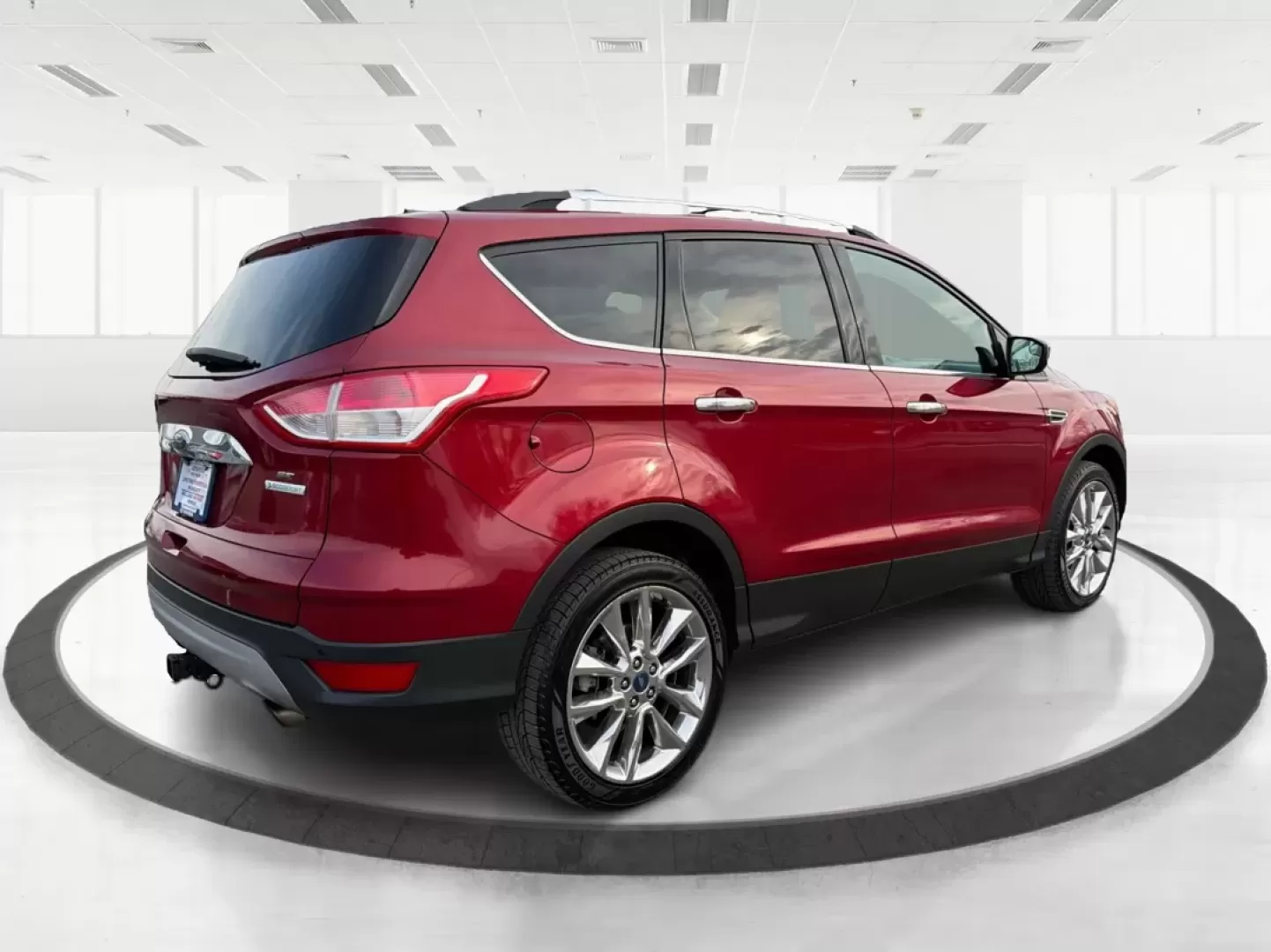 2015 Ford Escape SE (1FMCU0G93FU) with an 2.0L L4 DOHC 16V engine, 6-Speed Automatic transmission, located at 4508 South Dixie Dr, Moraine, OH, 45439, (937) 908-9800, 39.689976, -84.218452 - Are you looking for a vehicle that perfectly balances style, comfort, and functionality for your next family road trip or daily commute? Look no further than this stunning 2015 Ford Escape SE, available now at Advantage Car and Credit in Moraine, OH! This versatile SUV is designed to meet the demand - Photo#2