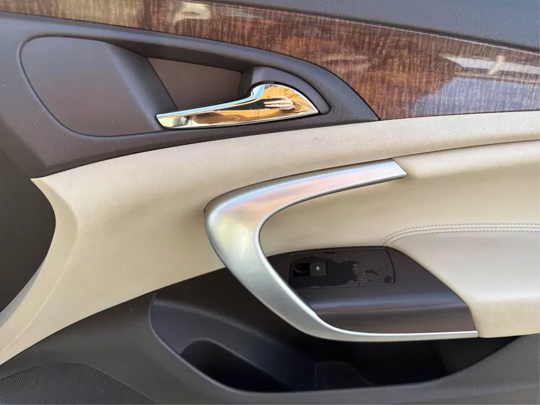 2013 Buick Regal Turbo - Premium 1 (2G4GS5EV4D9) with an ECOTEC 2L I-4 gasoline direct injection engine, located at 1184 Kauffman Ave, Fairborn, OH, 45324, (937) 908-9800, 39.807072, -84.030914 - **Discover the Perfect Blend of Comfort and Performance with the 2013 Buick Regal Turbo Premium 1!**<br /> <br /> Are you in the market for a vehicle that combines luxury, performance, and practicality? Look no further than the stunning 2013 Buick Regal Turbo Premium 1, available now at Advantage Ca - Photo#20