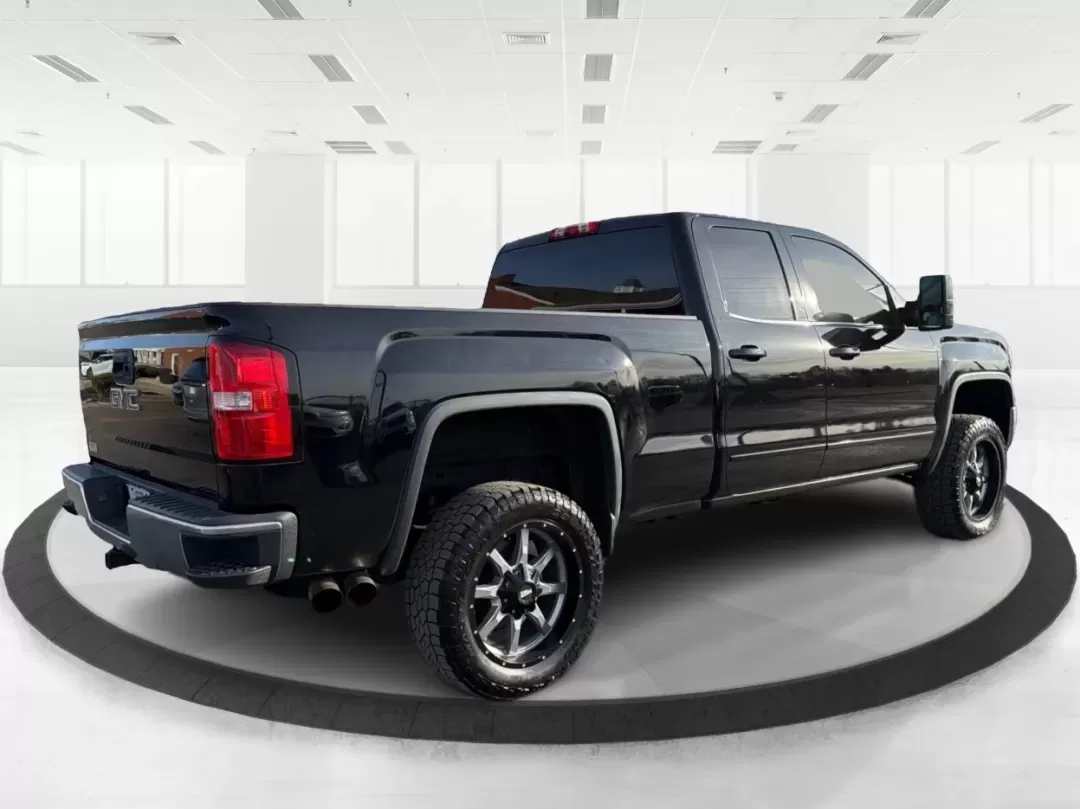 2015 GMC Sierra 1500 SLE (1GTV2UEC8FZ) with an EcoTec3 4.3L V-6 gasoline direct injection engine, located at 401 Woodman Dr, Riverside, OH, 45431, (937) 908-9800, 39.760899, -84.123421 - **Experience Adventure with the 2015 GMC Sierra 1500 at Advantage Car and Credit - Riverside!**<br /> <br /> Are you ready to take your lifestyle to the next level? Whether you're hauling gear for weekend adventures, commuting through Riverside's bustling streets, or navigating through family road t - Photo#2