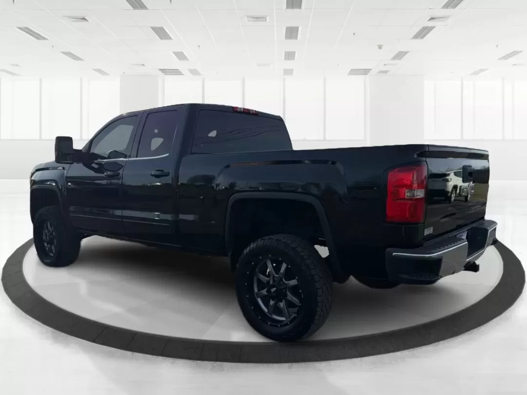 2015 GMC Sierra 1500 SLE (1GTV2UEC8FZ) with an EcoTec3 4.3L V-6 gasoline direct injection engine, located at 401 Woodman Dr, Riverside, OH, 45431, (937) 908-9800, 39.760899, -84.123421 - **Experience Adventure with the 2015 GMC Sierra 1500 at Advantage Car and Credit - Riverside!**<br /> <br /> Are you ready to take your lifestyle to the next level? Whether you're hauling gear for weekend adventures, commuting through Riverside's bustling streets, or navigating through family road t - Photo#4