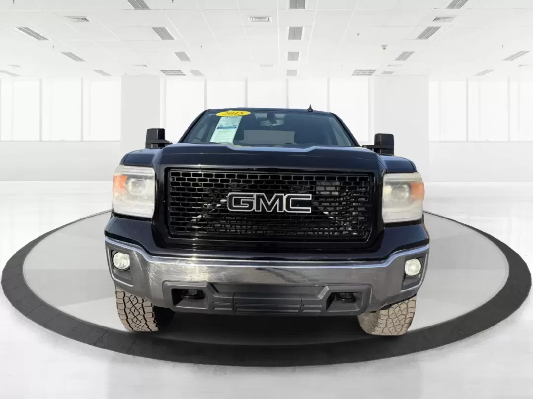 2015 GMC Sierra 1500 SLE (1GTV2UEC8FZ) with an EcoTec3 4.3L V-6 gasoline direct injection engine, located at 401 Woodman Dr, Riverside, OH, 45431, (937) 908-9800, 39.760899, -84.123421 - **Experience Adventure with the 2015 GMC Sierra 1500 at Advantage Car and Credit - Riverside!**<br /> <br /> Are you ready to take your lifestyle to the next level? Whether you're hauling gear for weekend adventures, commuting through Riverside's bustling streets, or navigating through family road t - Photo#7