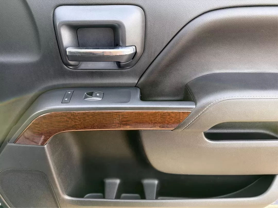 2015 GMC Sierra 1500 SLE (1GTV2UEC8FZ) with an EcoTec3 4.3L V-6 gasoline direct injection engine, located at 401 Woodman Dr, Riverside, OH, 45431, (937) 908-9800, 39.760899, -84.123421 - **Experience Adventure with the 2015 GMC Sierra 1500 at Advantage Car and Credit - Riverside!**<br /> <br /> Are you ready to take your lifestyle to the next level? Whether you're hauling gear for weekend adventures, commuting through Riverside's bustling streets, or navigating through family road t - Photo#19