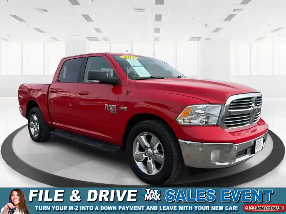 2019 Ram 1500 Big Horn Crew Cab 4x4 5'7 Box (1C6RR7LT5KS) with an HEMI 5.7L V-8 variable valve control engine, 8A transmission, located at 1951 S Dayton Lakeview Rd., New Carlisle, OH, 45344, (937) 908-9800, 39.890999, -84.050255 - **Hit the Road with Confidence: Your 2019 Ram 1500 Awaits at Advantage Car and Credit!**<br /> <br /> Are you ready to elevate your adventures, whether you're hauling gear for a weekend getaway or tackling daily commutes? Look no further than the stunning **2019 Ram 1500 Big Horn Crew Cab** availabl - Photo#0