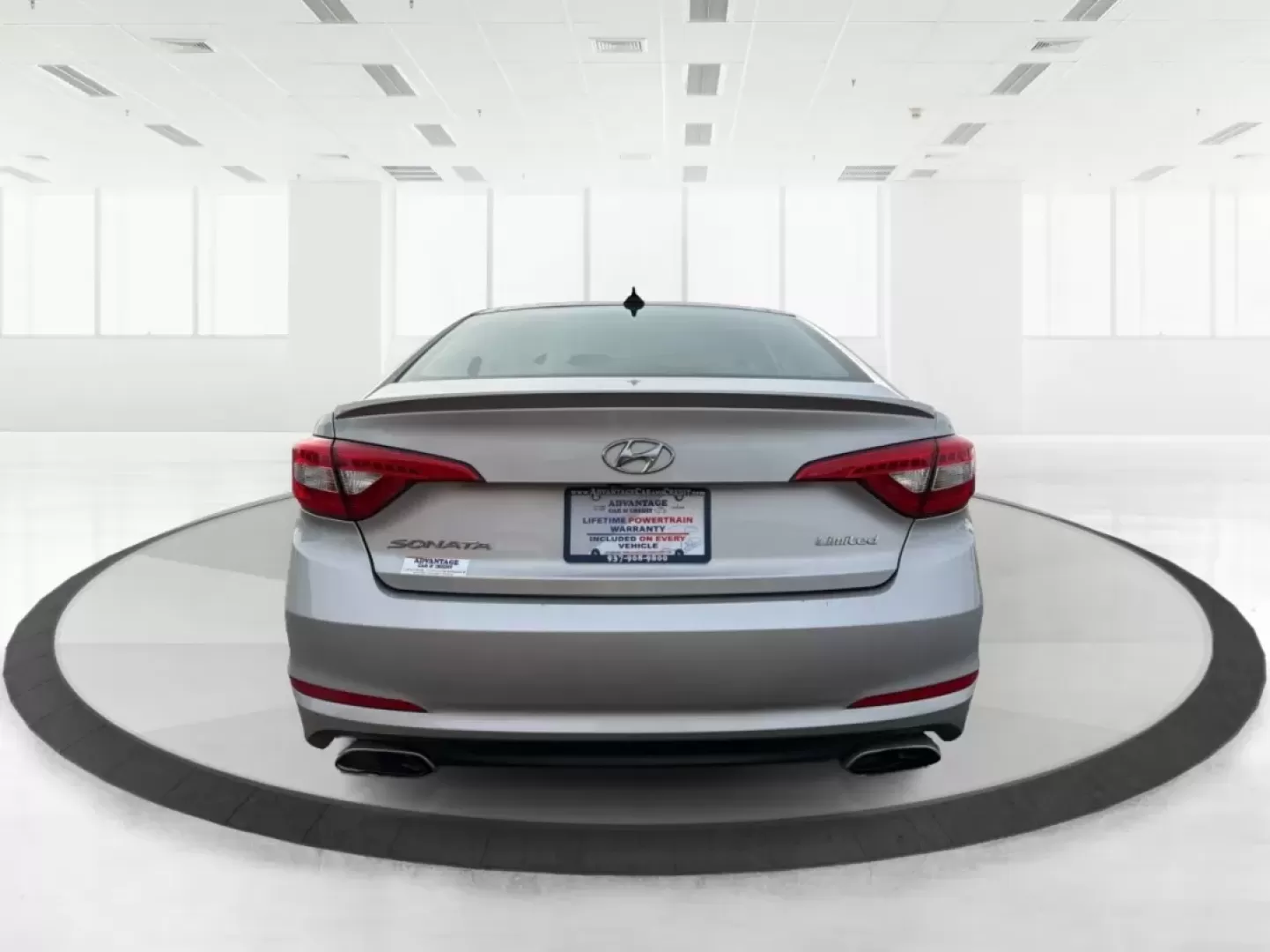 2015 Hyundai Sonata Limited (5NPE34AF8FH) with an 2.4L I-4 gasoline direct injection engine, 6-Speed Automatic transmission, located at 8750 N County Rd 25A, Piqua, OH, 45356, (937) 908-9800, 40.164391, -84.232513 - Are you in the market for a dependable vehicle that perfectly balances comfort, style, and performance? Look no further than the 2015 Hyundai Sonata Limited, available now at Advantage Car and Credit - Piqua. Whether you're commuting to work, running errands around town, or planning a family road tr - Photo#3