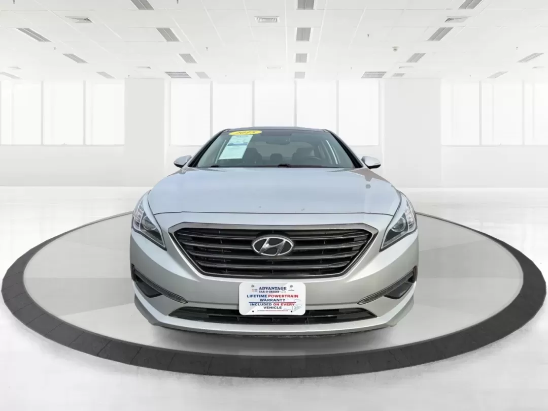 2015 Hyundai Sonata Limited (5NPE34AF8FH) with an 2.4L I-4 gasoline direct injection engine, 6-Speed Automatic transmission, located at 8750 N County Rd 25A, Piqua, OH, 45356, (937) 908-9800, 40.164391, -84.232513 - Are you in the market for a dependable vehicle that perfectly balances comfort, style, and performance? Look no further than the 2015 Hyundai Sonata Limited, available now at Advantage Car and Credit - Piqua. Whether you're commuting to work, running errands around town, or planning a family road tr - Photo#7