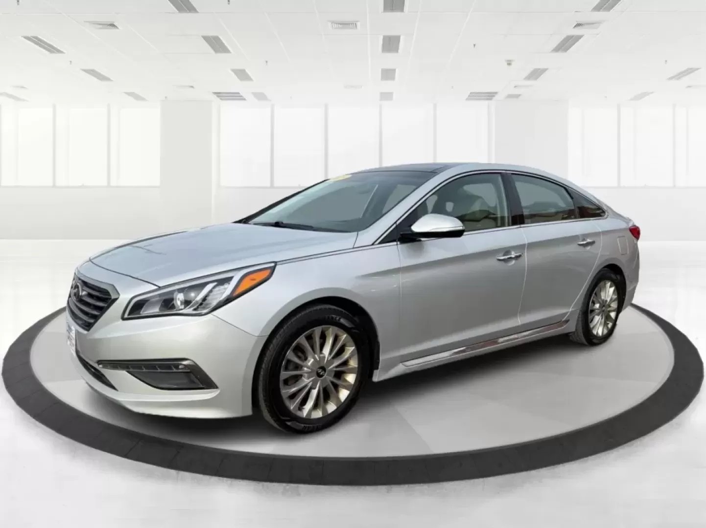 2015 Hyundai Sonata Limited (5NPE34AF8FH) with an 2.4L I-4 gasoline direct injection engine, 6-Speed Automatic transmission, located at 8750 N County Rd 25A, Piqua, OH, 45356, (937) 908-9800, 40.164391, -84.232513 - Are you in the market for a dependable vehicle that perfectly balances comfort, style, and performance? Look no further than the 2015 Hyundai Sonata Limited, available now at Advantage Car and Credit - Piqua. Whether you're commuting to work, running errands around town, or planning a family road tr - Photo#8