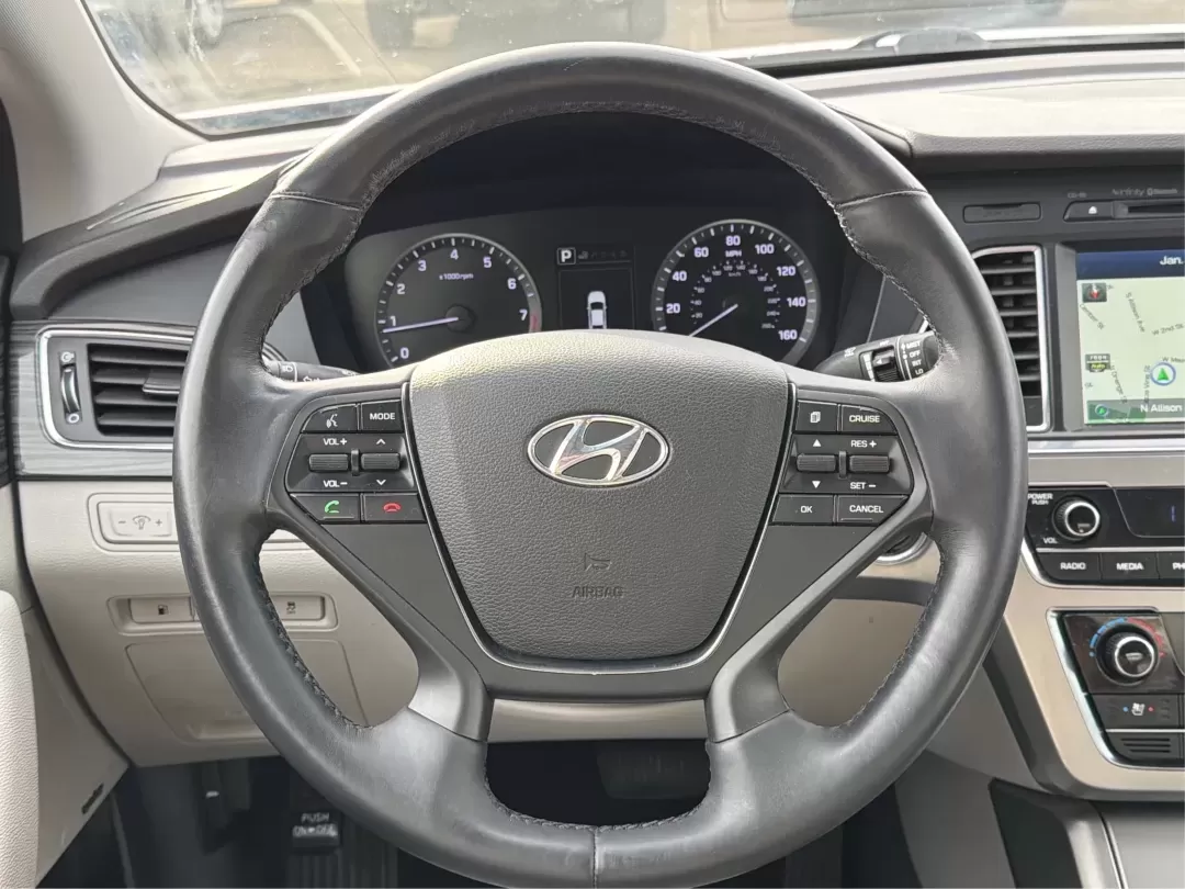2015 Hyundai Sonata Limited (5NPE34AF8FH) with an 2.4L I-4 gasoline direct injection engine, 6-Speed Automatic transmission, located at 8750 N County Rd 25A, Piqua, OH, 45356, (937) 908-9800, 40.164391, -84.232513 - Are you in the market for a dependable vehicle that perfectly balances comfort, style, and performance? Look no further than the 2015 Hyundai Sonata Limited, available now at Advantage Car and Credit - Piqua. Whether you're commuting to work, running errands around town, or planning a family road tr - Photo#16