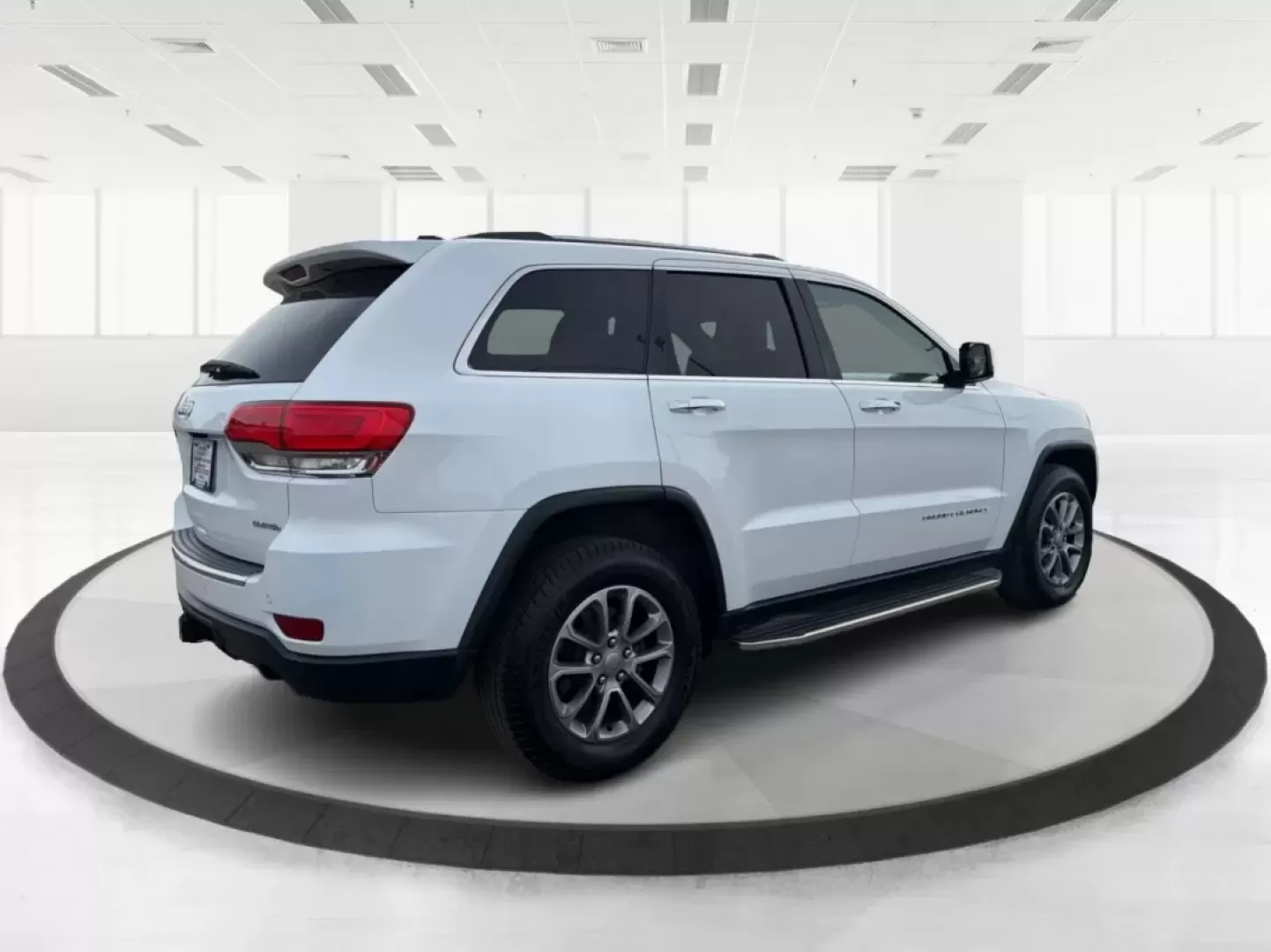 2016 Jeep Grand Cherokee Limited (1C4RJFBG8GC) with an Other engine, located at 8750 N County Rd 25A, Piqua, OH, 45356, (937) 908-9800, 40.164391, -84.232513 - Discover the ultimate blend of luxury and capability with this stunning 2016 Jeep Grand Cherokee Limited, now available at Advantage Car and Credit - Piqua! Perfect for those who crave adventure while needing a reliable vehicle for daily commuting or weekend family outings, this SUV is designed to e - Photo#2